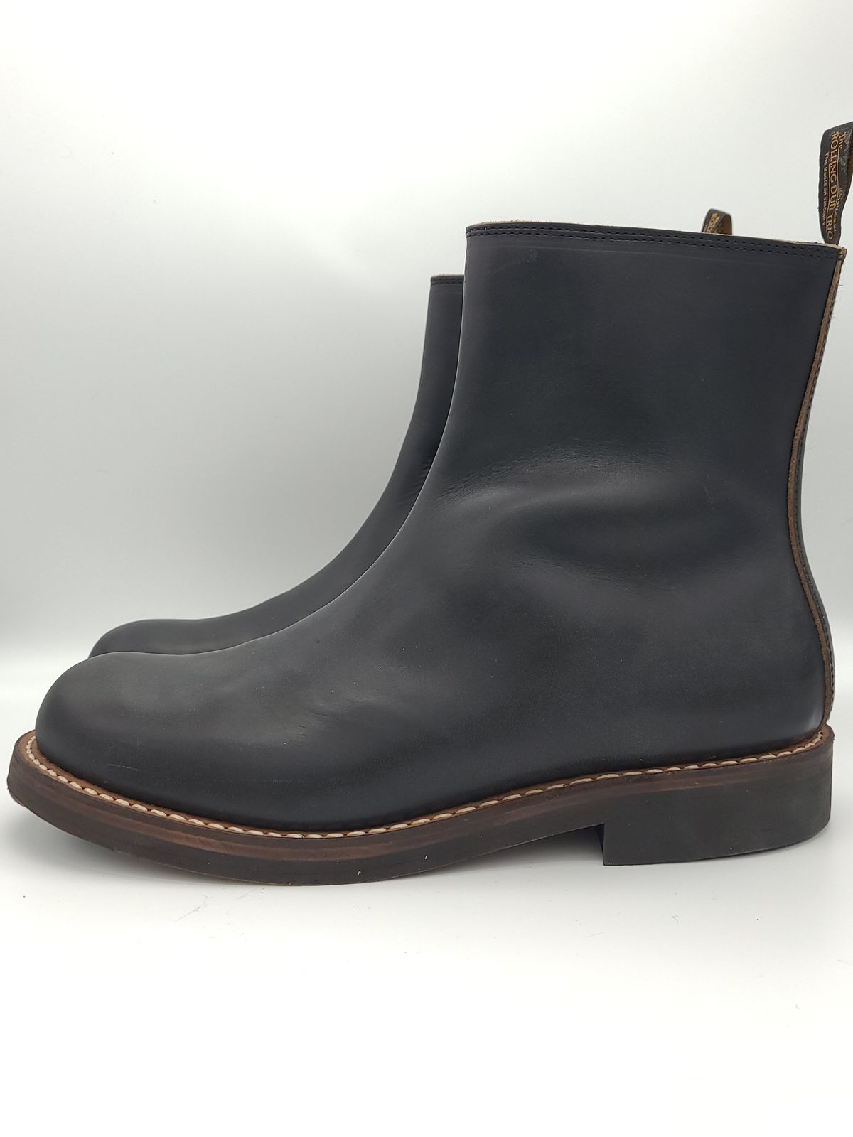 Photo by patinathunderdome on November 5, 2021 of the Rolling Dub Trio Casper Boot in Horween Black Chromexcel.