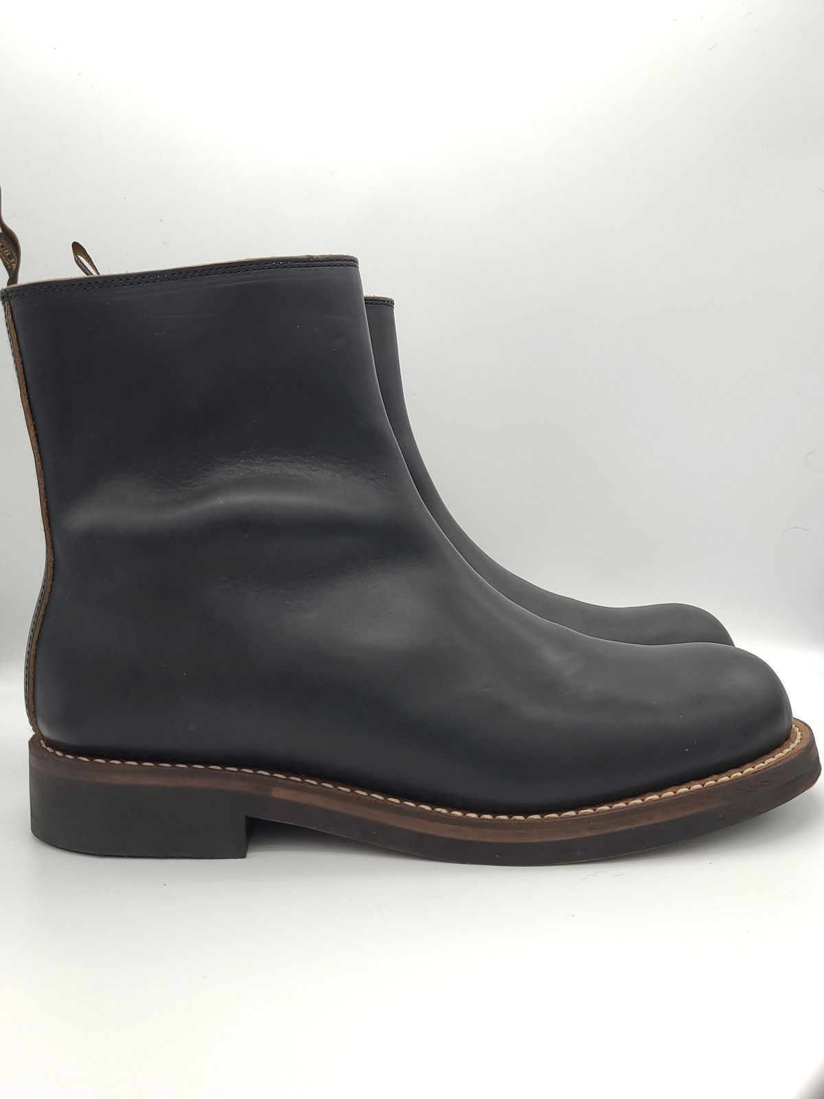 Photo by patinathunderdome on November 5, 2021 of the Rolling Dub Trio Casper Boot in Horween Black Chromexcel.