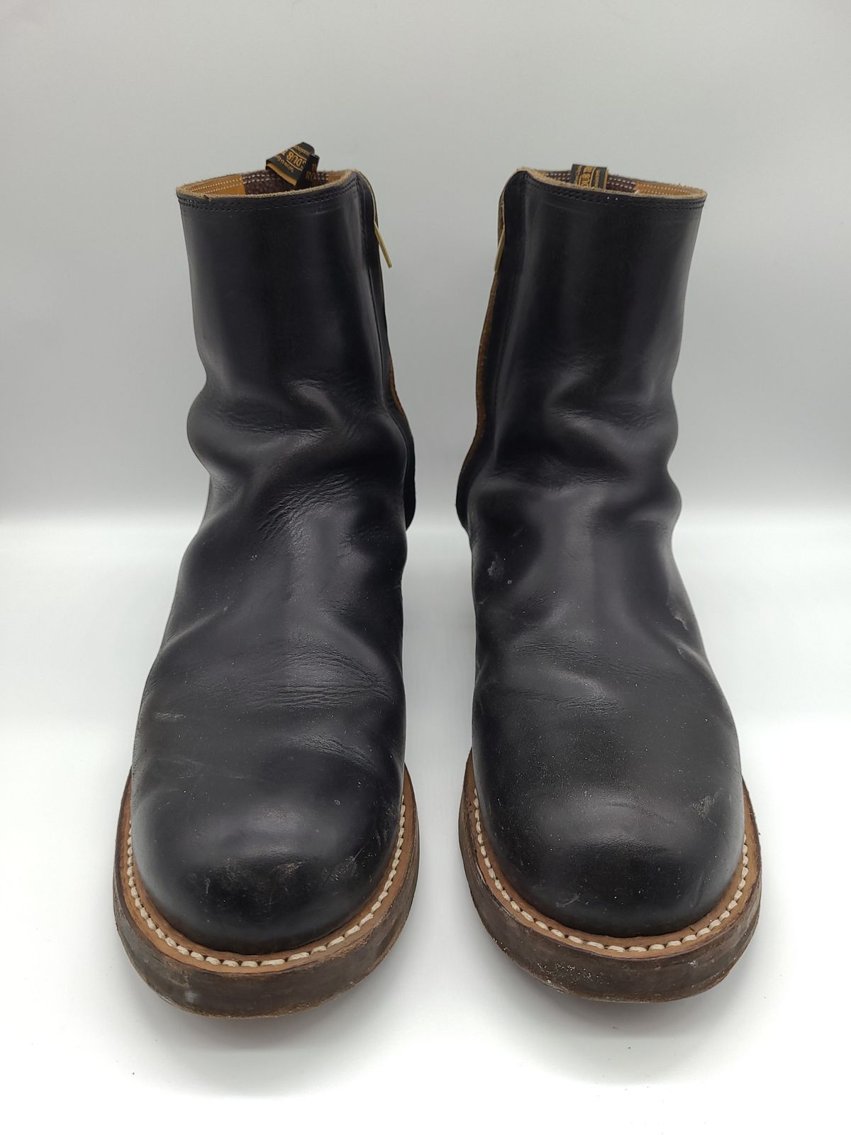 Photo by patinathunderdome on February 6, 2022 of the Rolling Dub Trio Casper Boot in Horween Black Chromexcel.