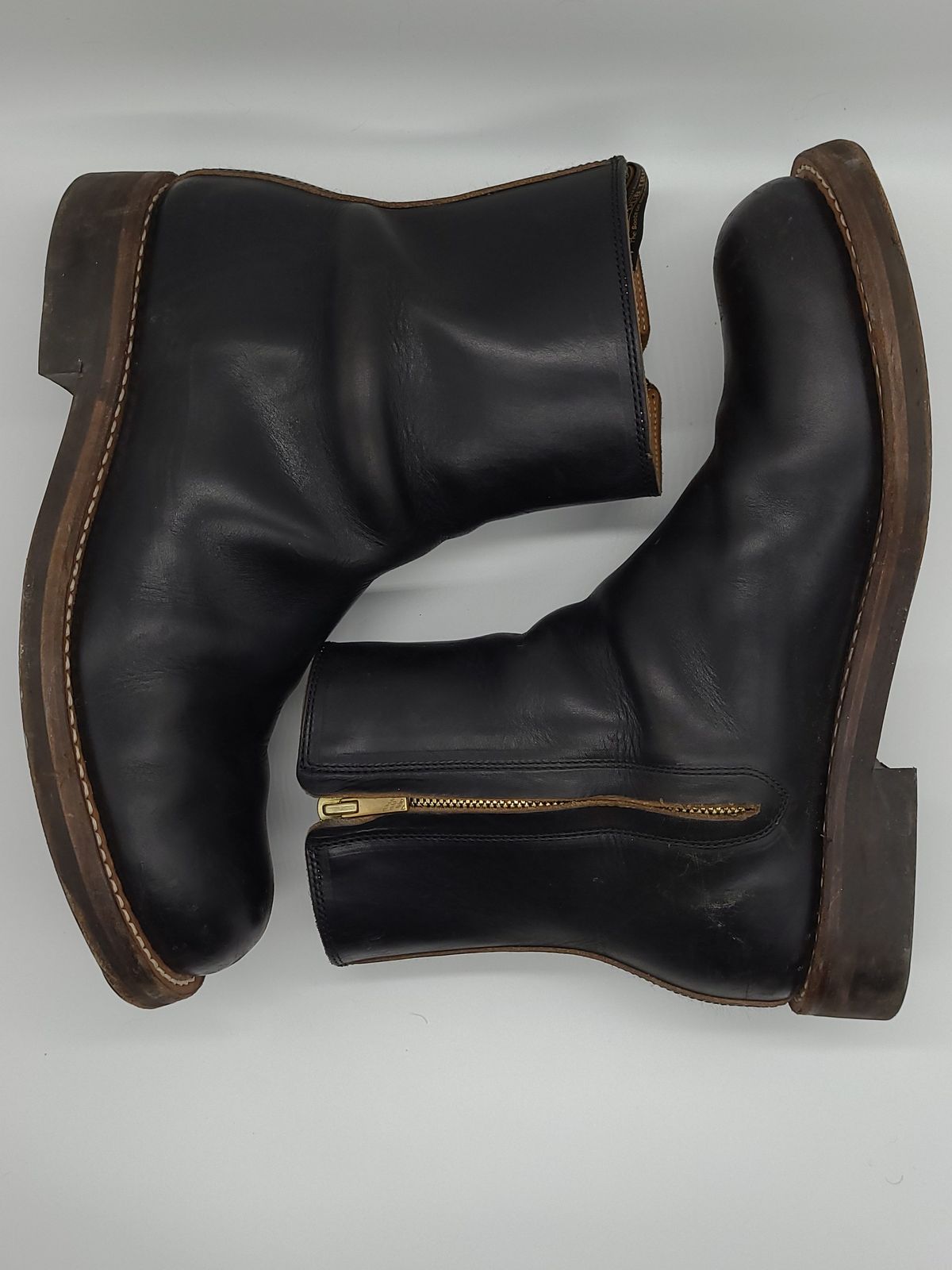 Photo by patinathunderdome on March 6, 2022 of the Rolling Dub Trio Casper Boot in Horween Black Chromexcel.