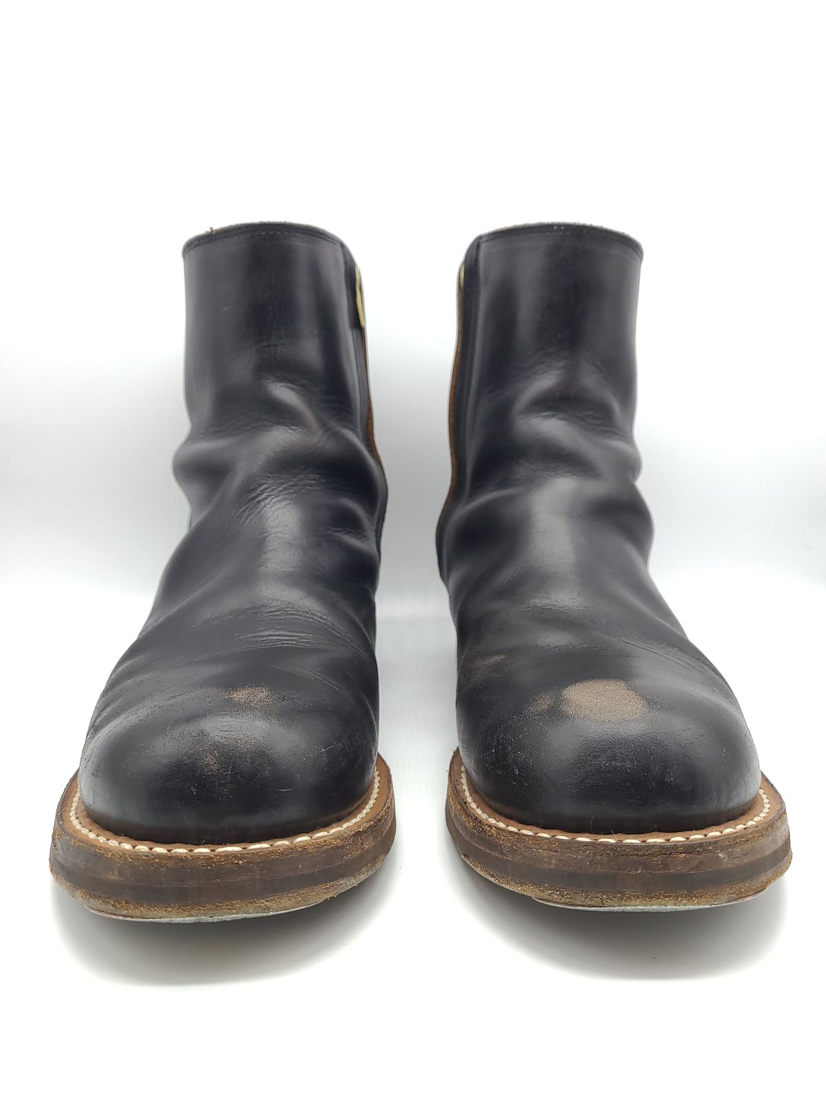 Photo by patinathunderdome on May 6, 2022 of the Rolling Dub Trio Casper Boot in Horween Black Chromexcel.