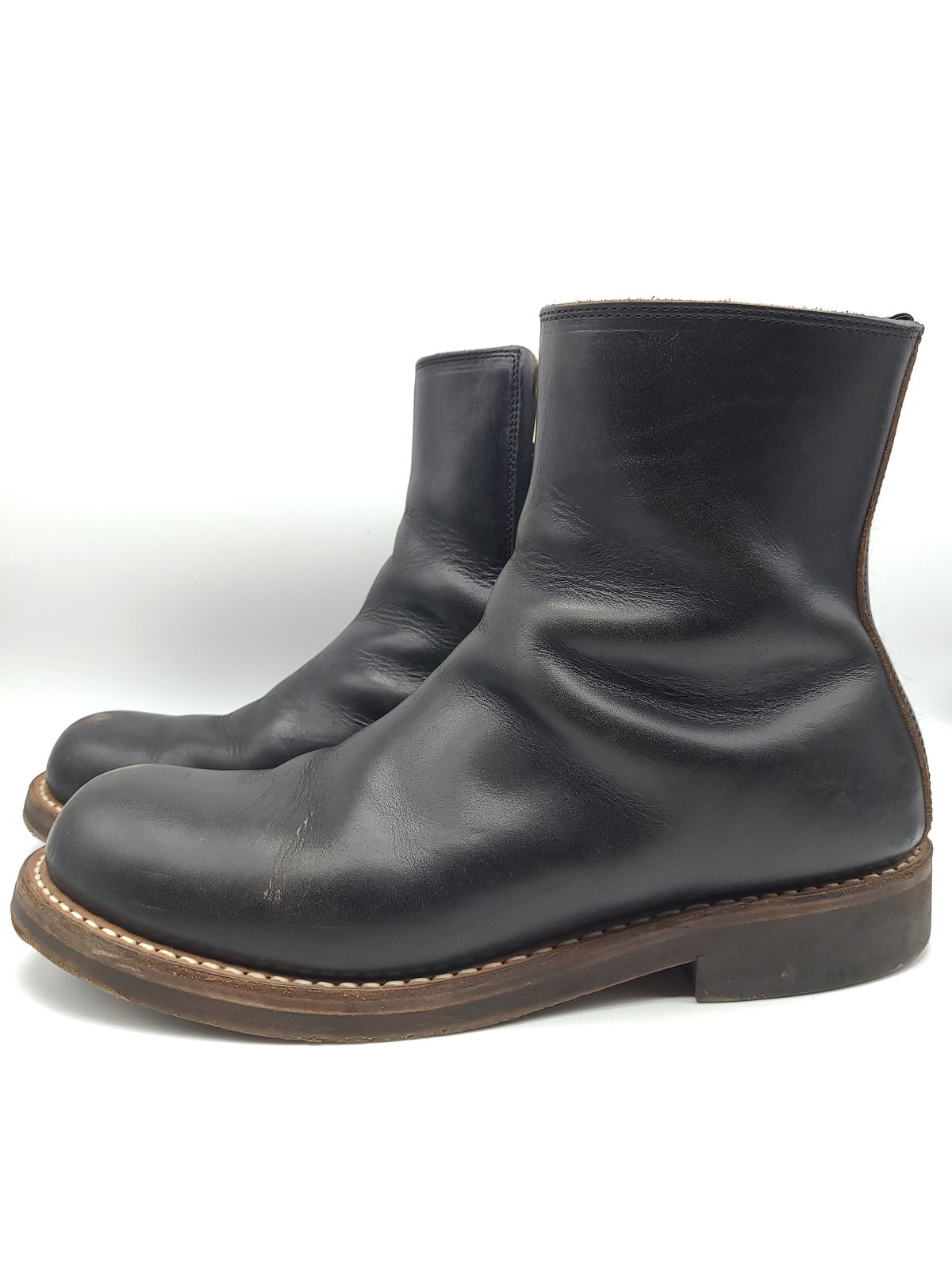 Photo by patinathunderdome on May 6, 2022 of the Rolling Dub Trio Casper Boot in Horween Black Chromexcel.