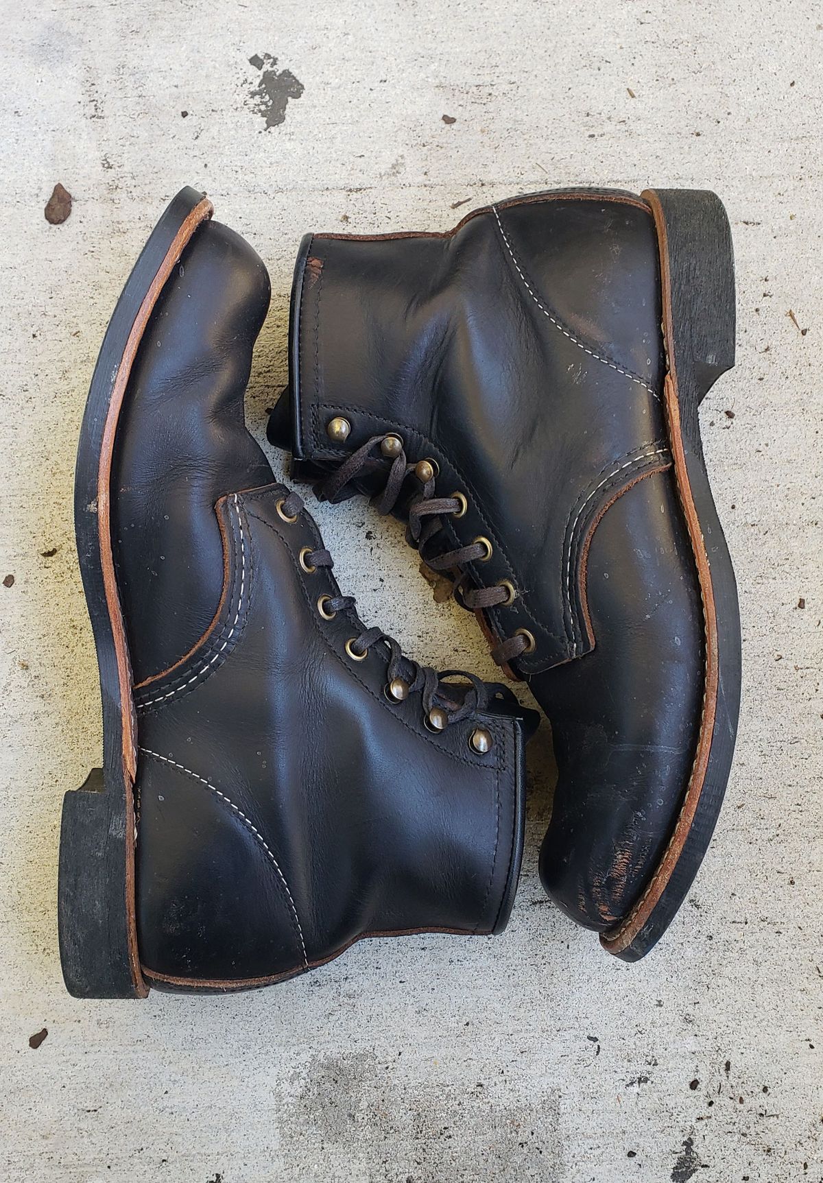 Photo by patinathunderdome on January 2, 2022 of the Red Wing Blacksmith in S.B. Foot Black Prairie.