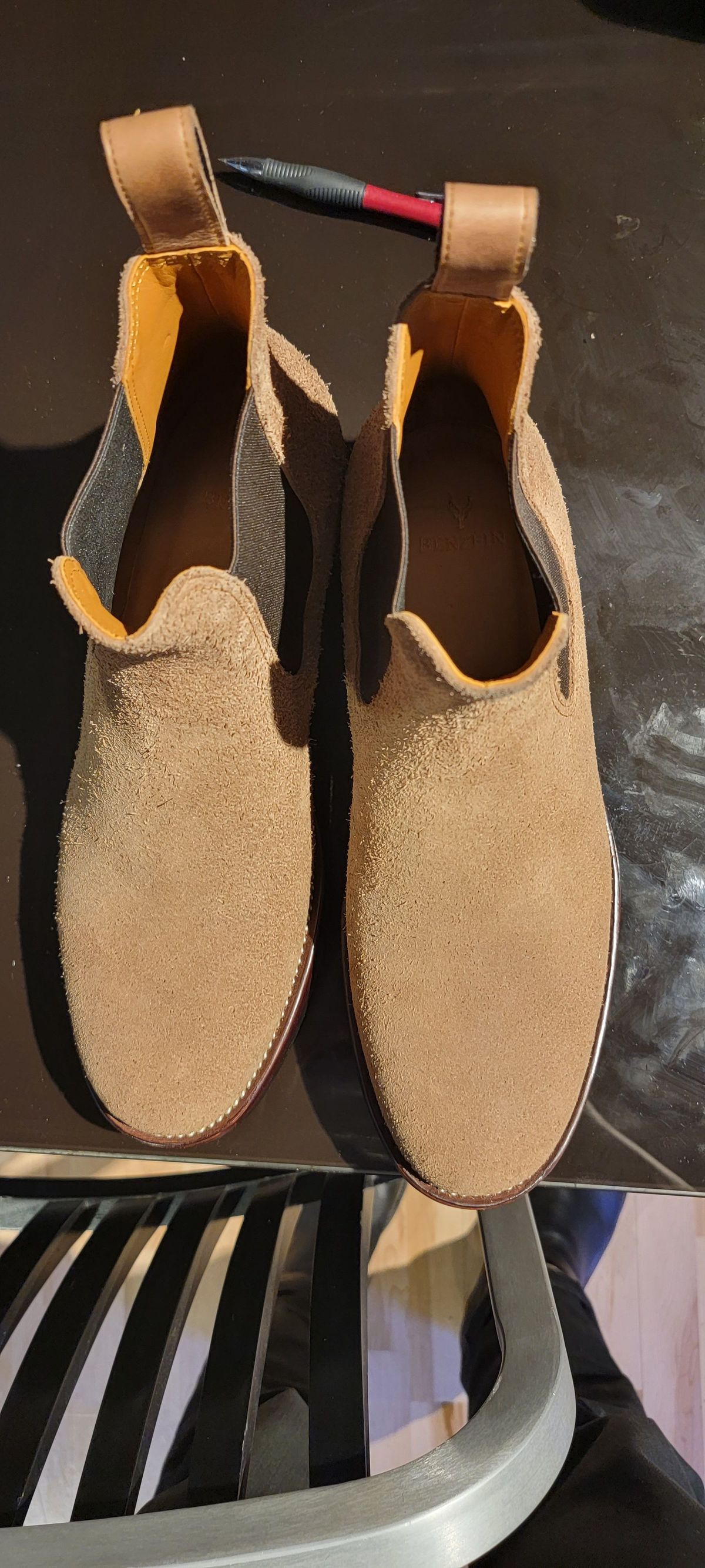 Photo by patinathunderdome on October 2, 2021 of the Benzein The Seventh Chelsea Boot in Horween Natural Chromexcel Roughout.
