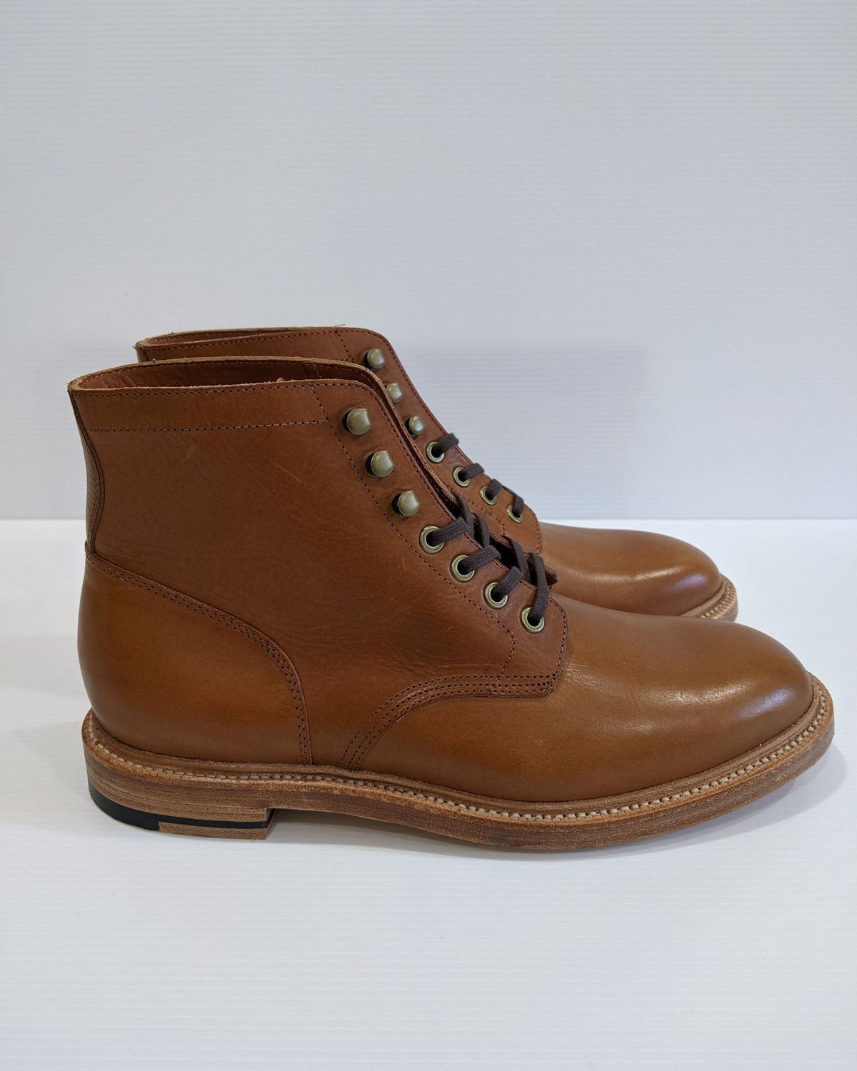 Photo by patinathunderdome on October 2, 2021 of the Grant Stone Diesel Boot in Badalassi Carlo Saddle Tan Minerva.
