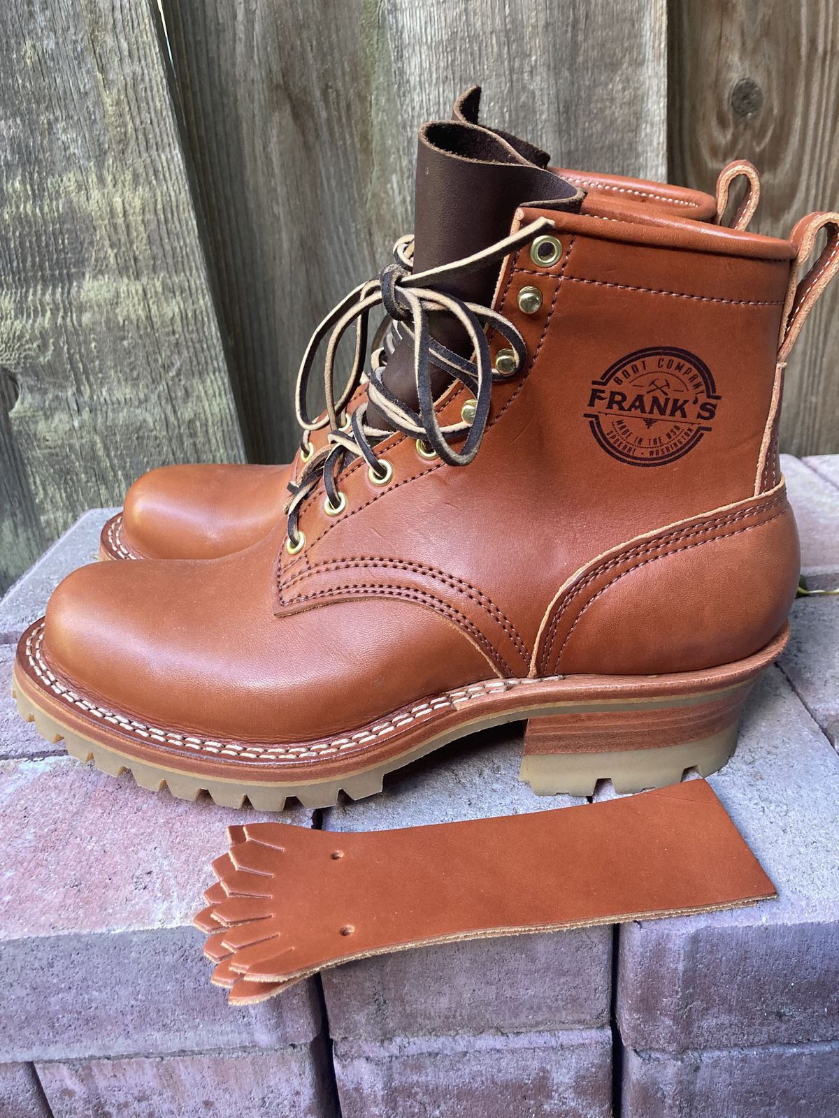 Photo by patinathunderdome on September 30, 2021 of the Frank's Boots Wilshire in Wickett & Craig Chestnut English Bridle.