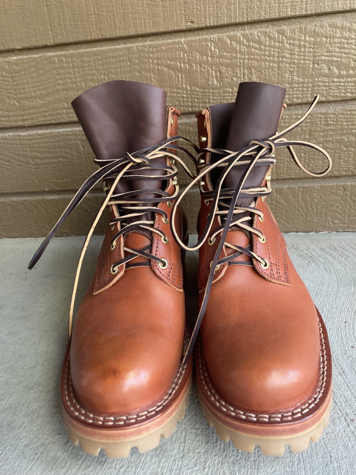 Photo by patinathunderdome on September 30, 2021 of the Frank's Boots Wilshire in Wickett & Craig Chestnut English Bridle.