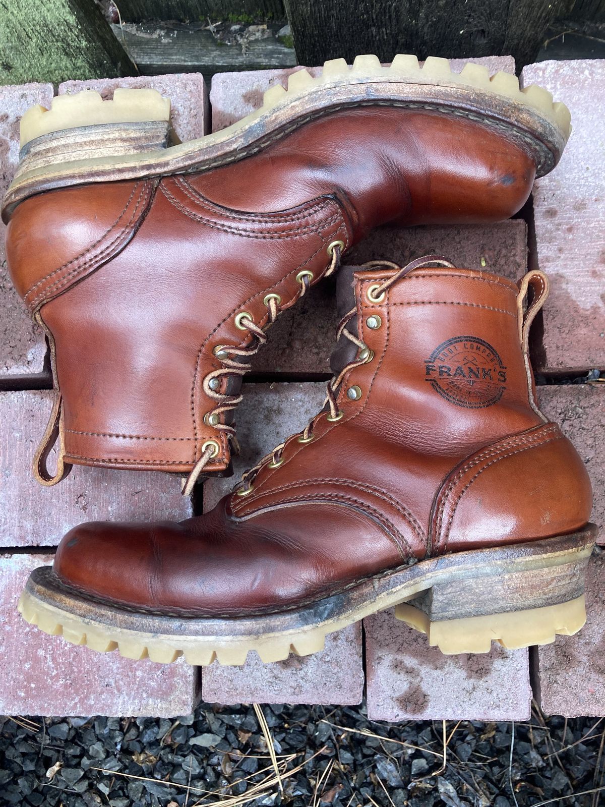 Photo by patinathunderdome on March 1, 2022 of the Frank's Boots Wilshire in Wickett & Craig Chestnut English Bridle.