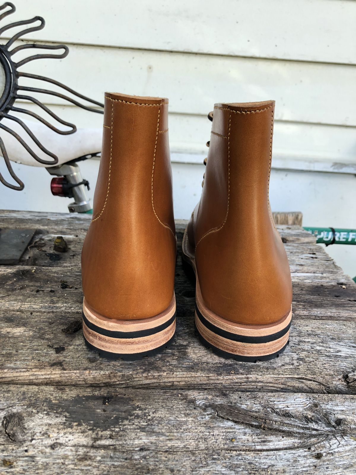 Photo by patinathunderdome on October 8, 2021 of the Confluence Leather #1 in MPG Bourbon Apollo.