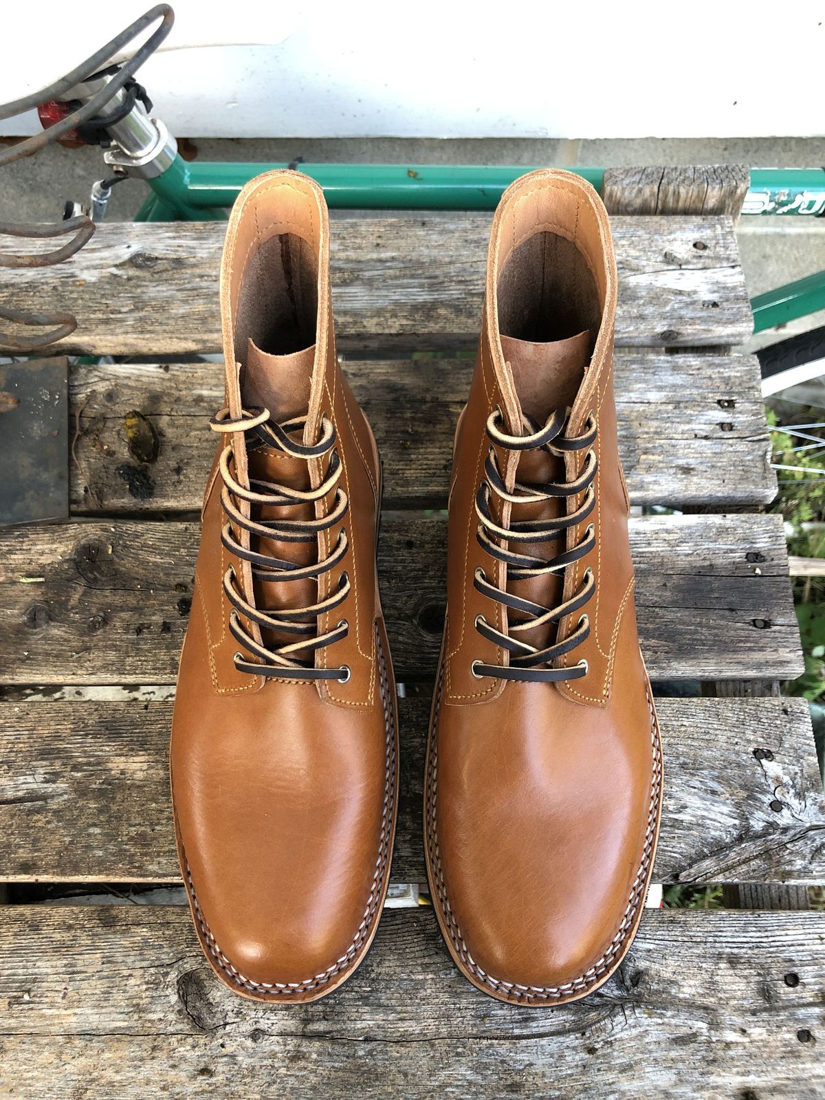 Photo by patinathunderdome on October 8, 2021 of the Confluence Leather #1 in MPG Bourbon Apollo.