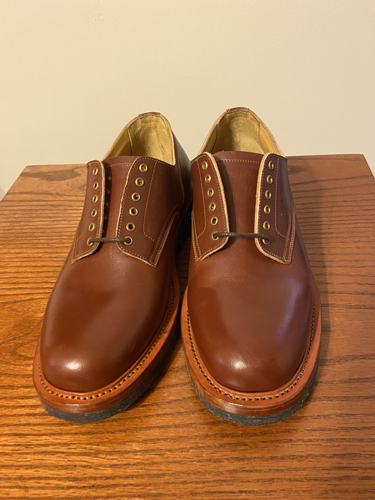 Photo by patinathunderdome on September 30, 2021 of the Sagara x Stitchdown Bandung Derby in Conceria Cloe Mahogany Horsebutt.
