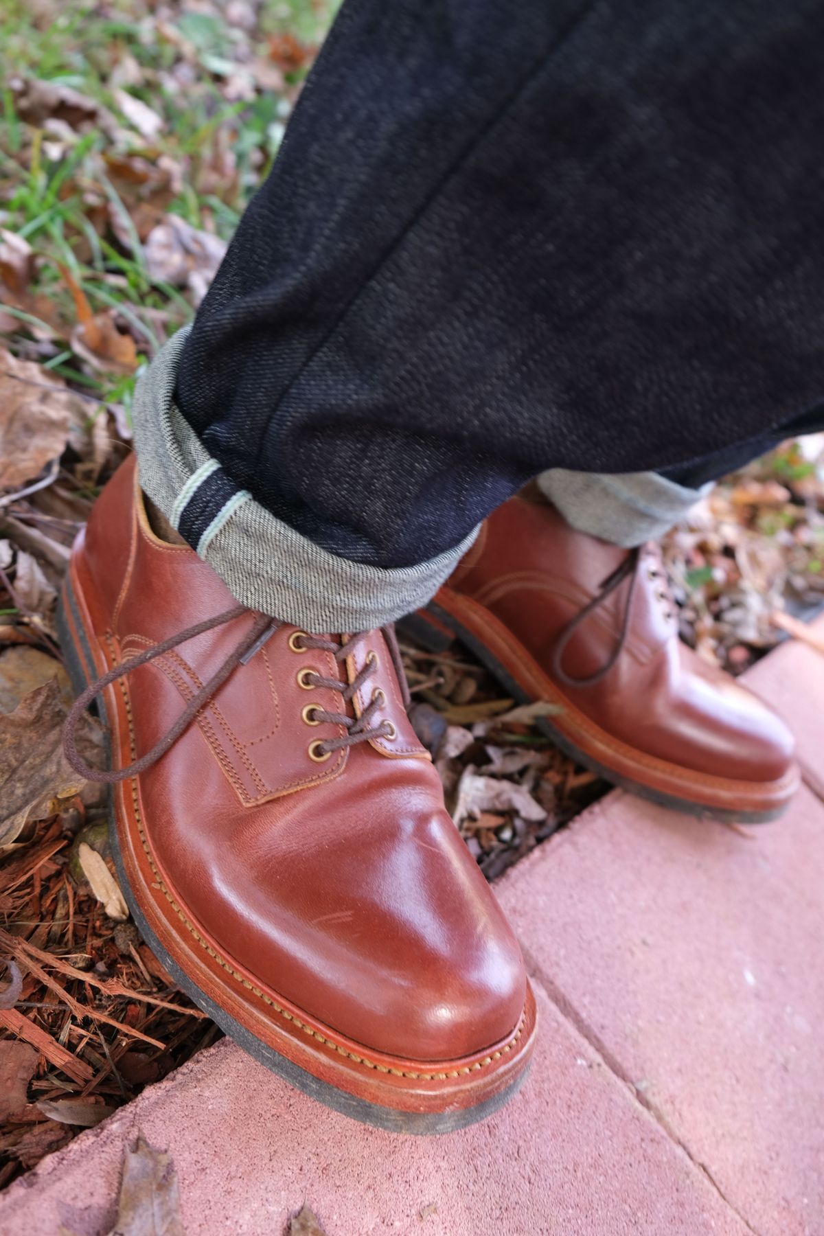 Photo by patinathunderdome on November 3, 2021 of the Sagara x Stitchdown Bandung Derby in Conceria Cloe Mahogany Horsebutt.