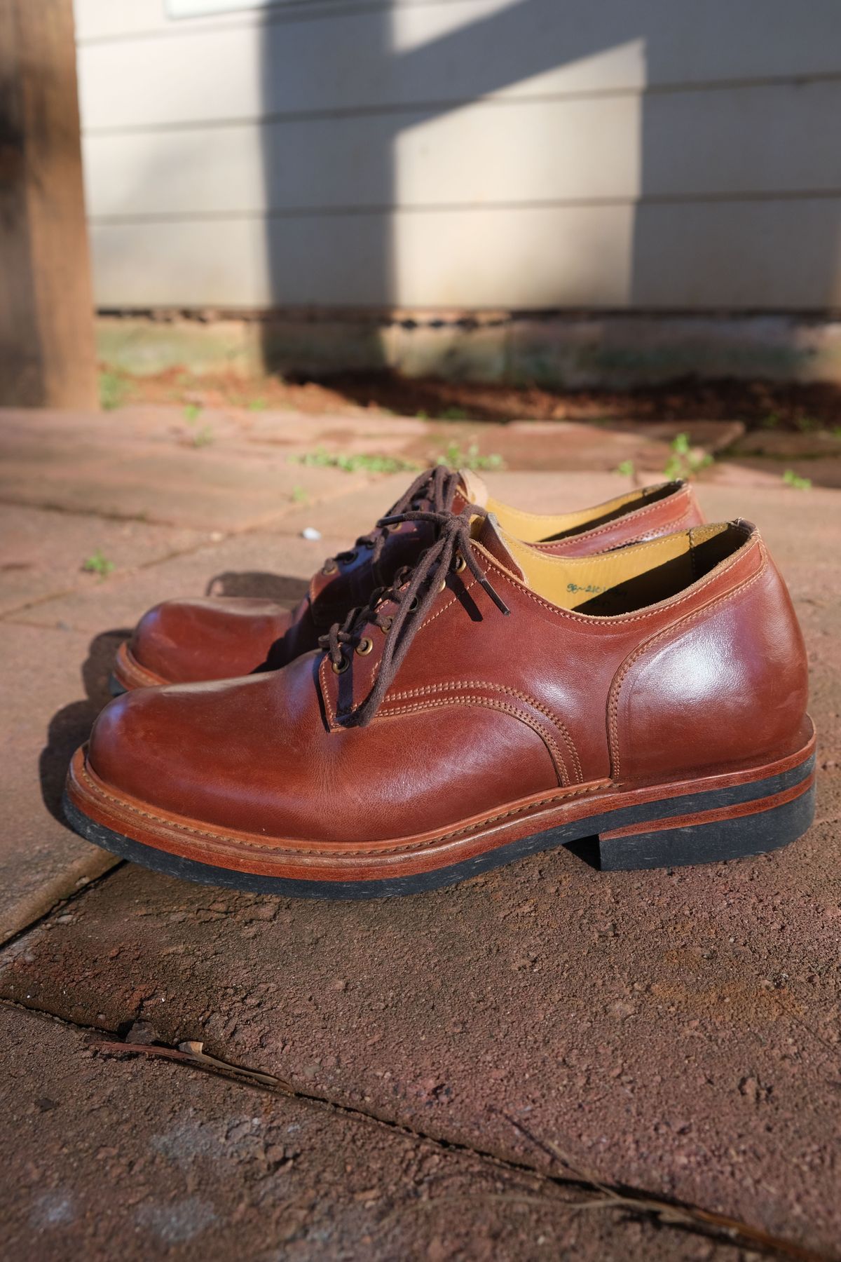 Photo by patinathunderdome on January 4, 2022 of the Sagara x Stitchdown Bandung Derby in Conceria Cloe Mahogany Horsebutt.