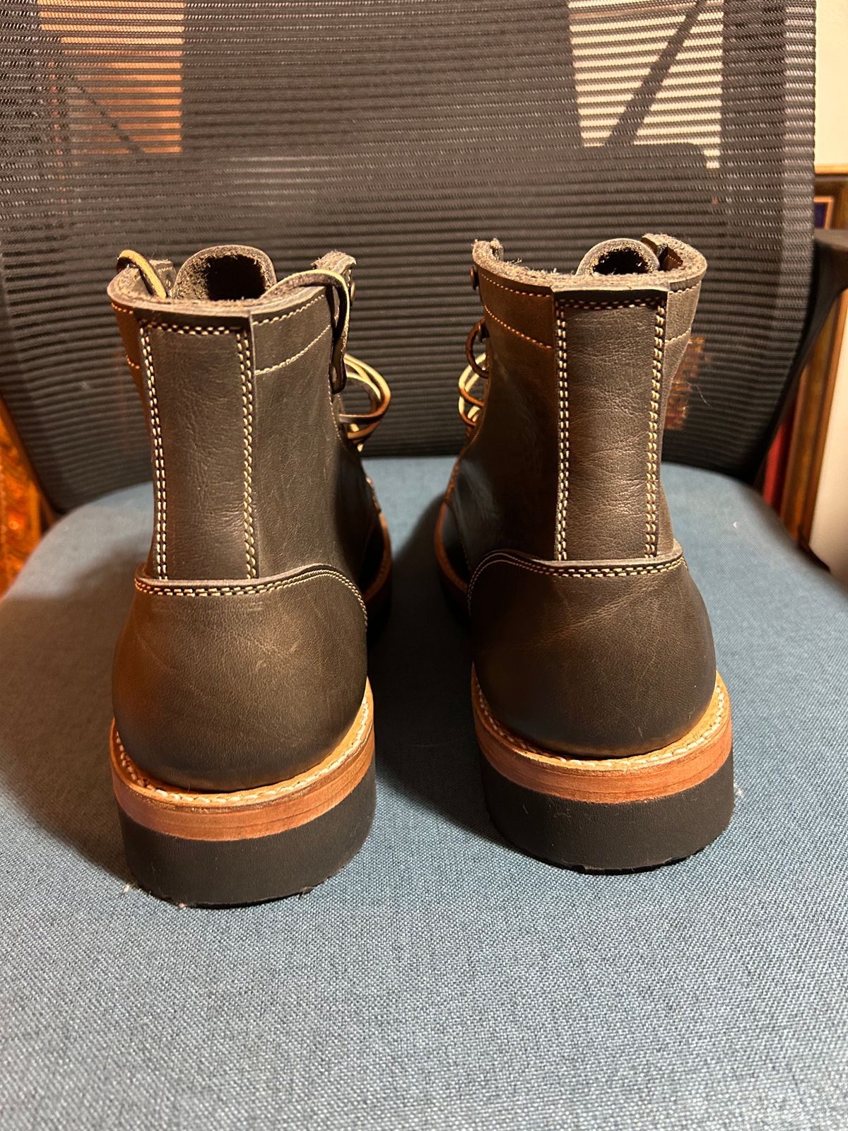 Photo by patinathunderdome on October 1, 2023 of the Truman Service Boot in Seidel Charcoal Grizzly.