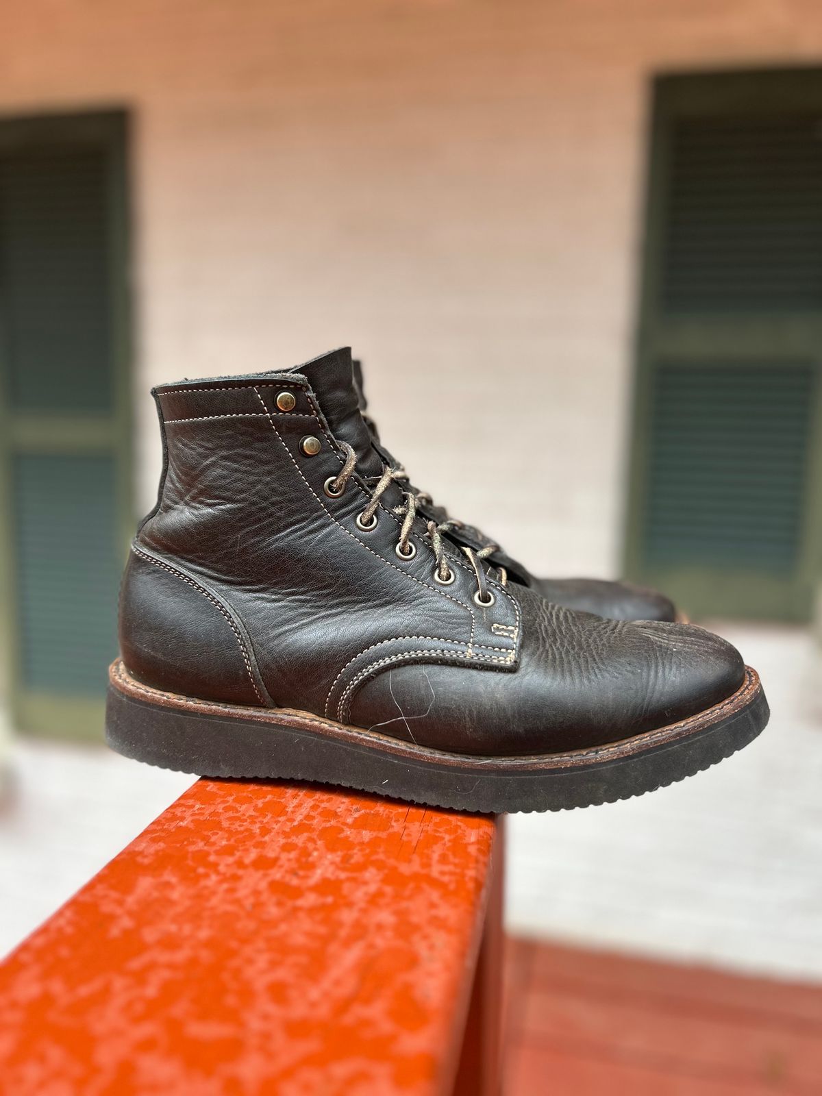 Photo by patinathunderdome on December 1, 2023 of the Truman Service Boot in Seidel Charcoal Grizzly.