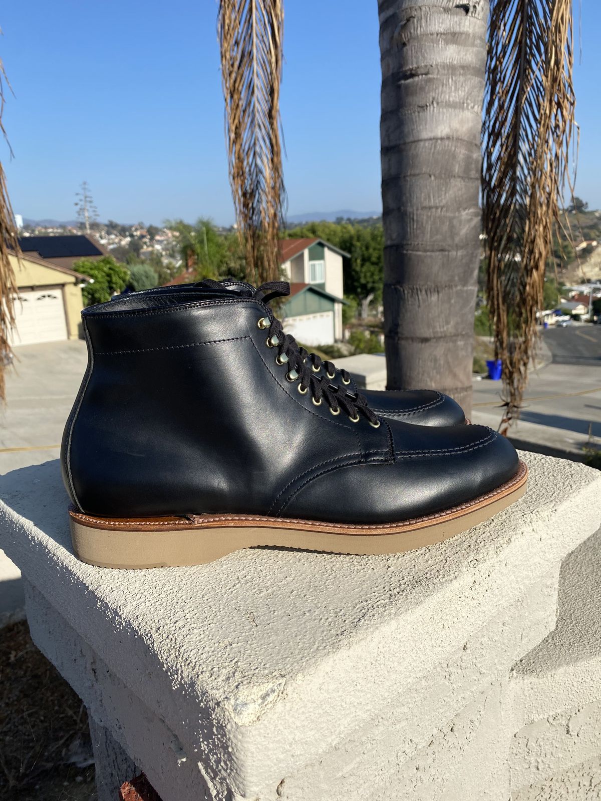 Photo by patinathunderdome on September 30, 2021 of the Alden Indy Boot in Horween Black Chromexcel.