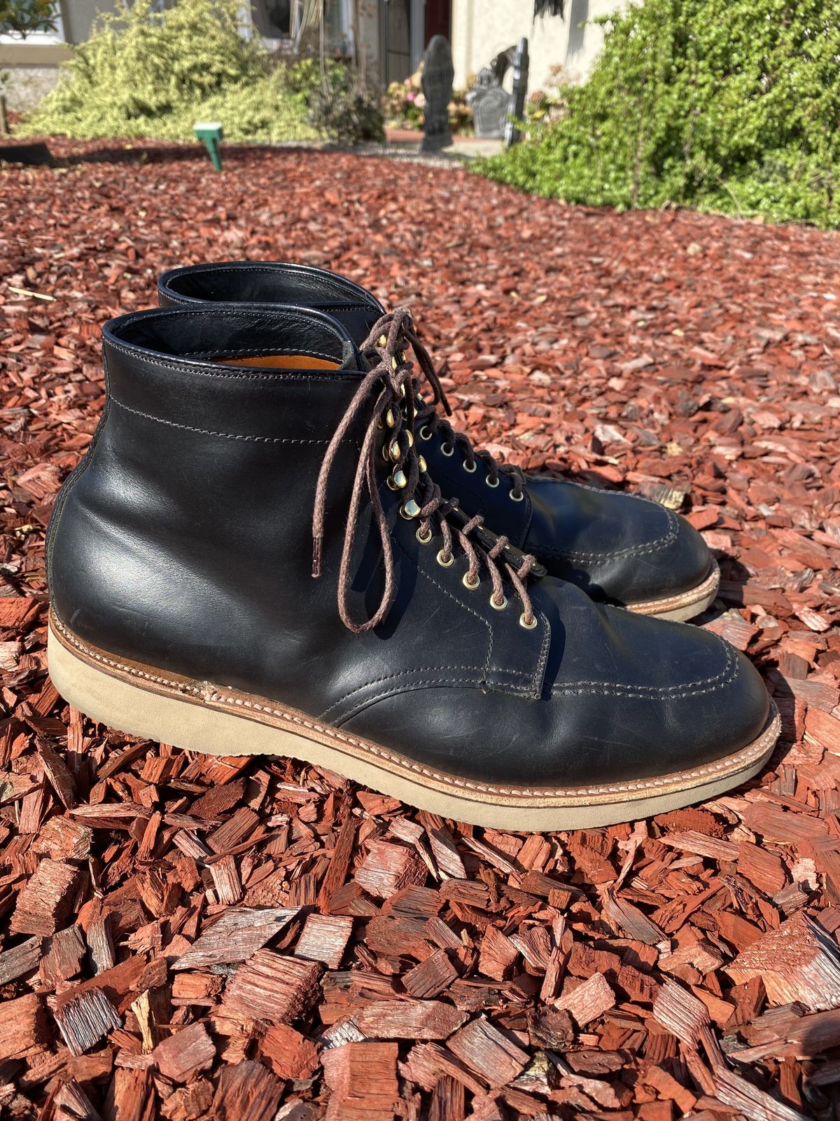 Photo by patinathunderdome on November 2, 2021 of the Alden Indy Boot in Horween Black Chromexcel.