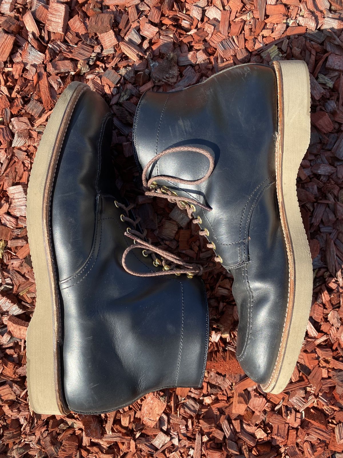 Photo by patinathunderdome on November 2, 2021 of the Alden Indy Boot in Horween Black Chromexcel.