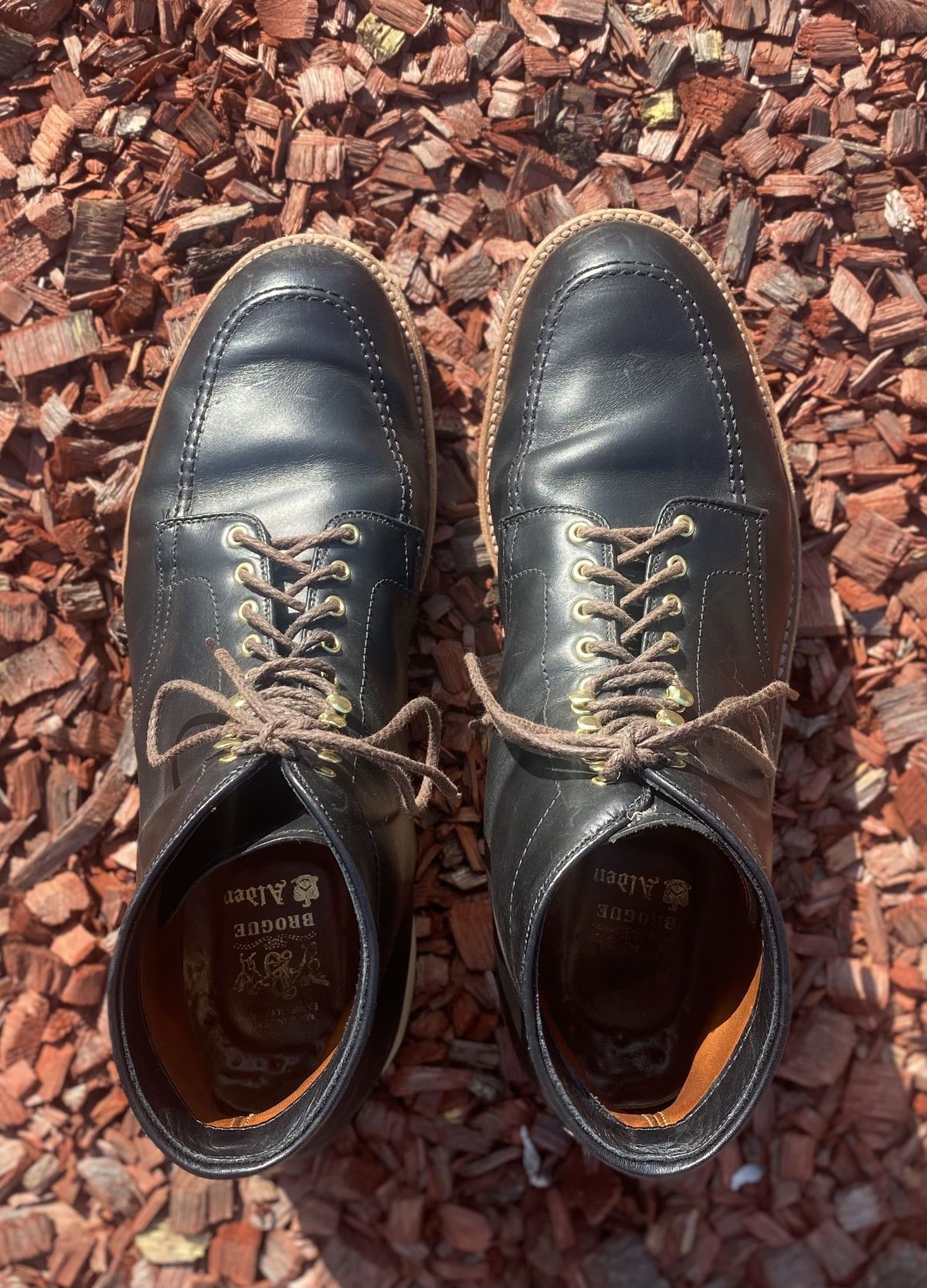Photo by patinathunderdome on December 5, 2021 of the Alden Indy Boot in Horween Black Chromexcel.