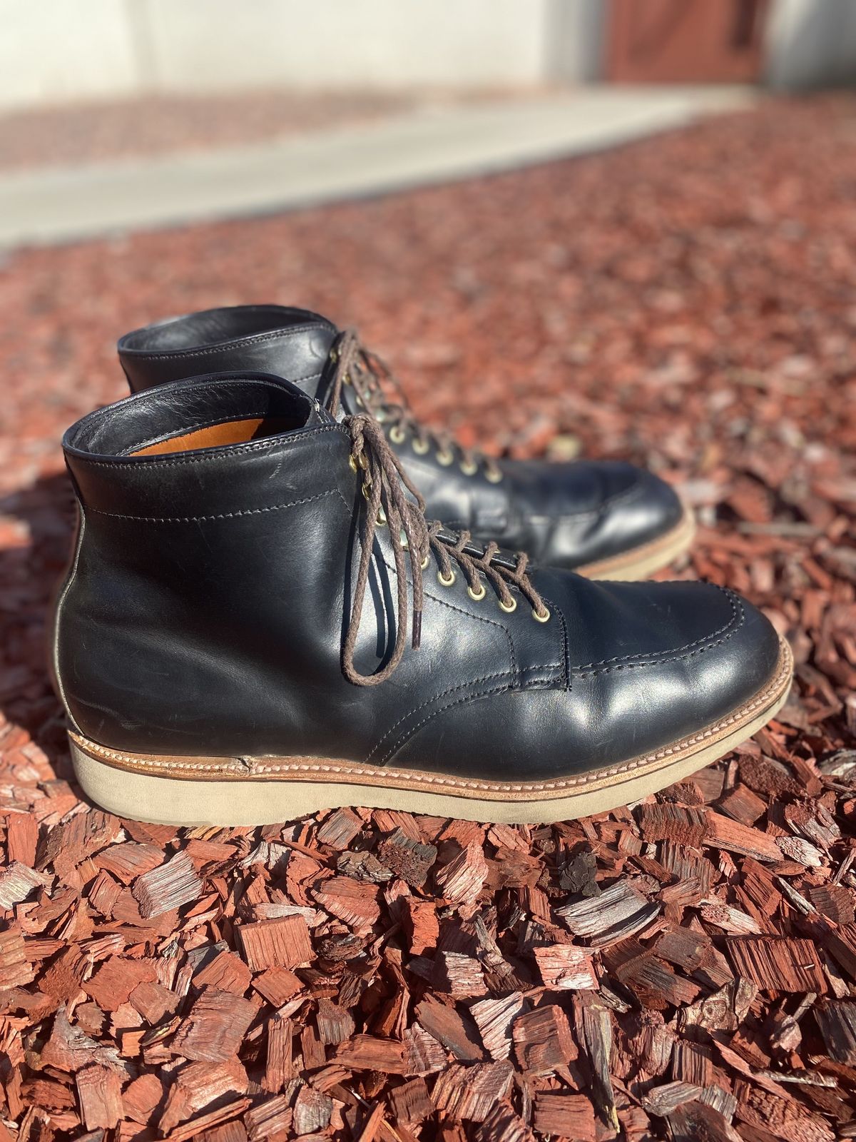 Photo by patinathunderdome on December 5, 2021 of the Alden Indy Boot in Horween Black Chromexcel.