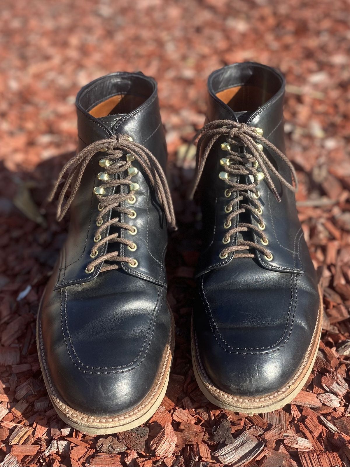 Photo by patinathunderdome on December 5, 2021 of the Alden Indy Boot in Horween Black Chromexcel.