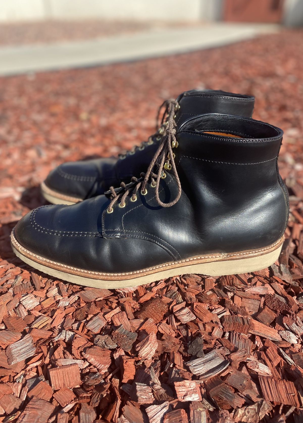 Photo by patinathunderdome on December 5, 2021 of the Alden Indy Boot in Horween Black Chromexcel.