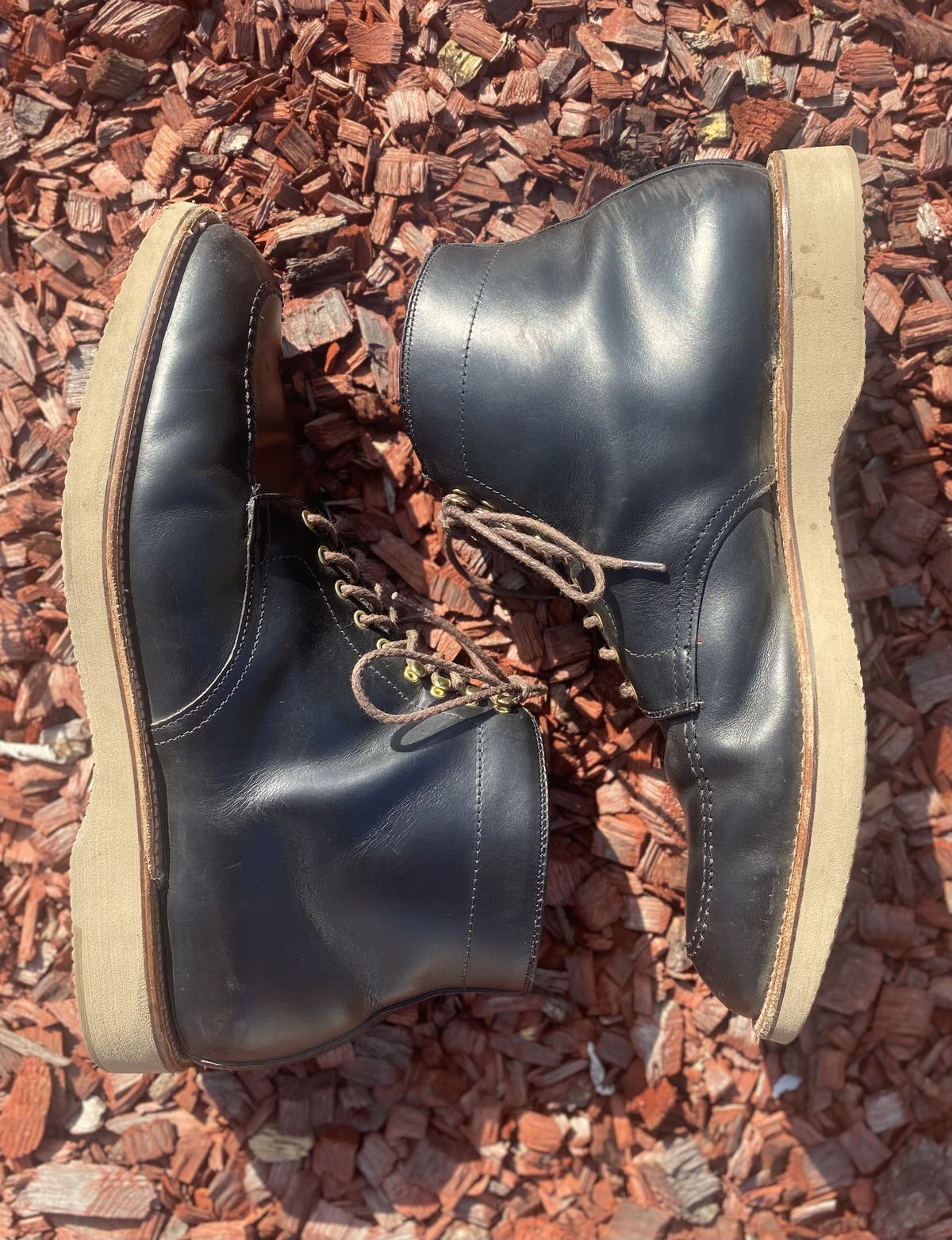 Photo by patinathunderdome on December 5, 2021 of the Alden Indy Boot in Horween Black Chromexcel.