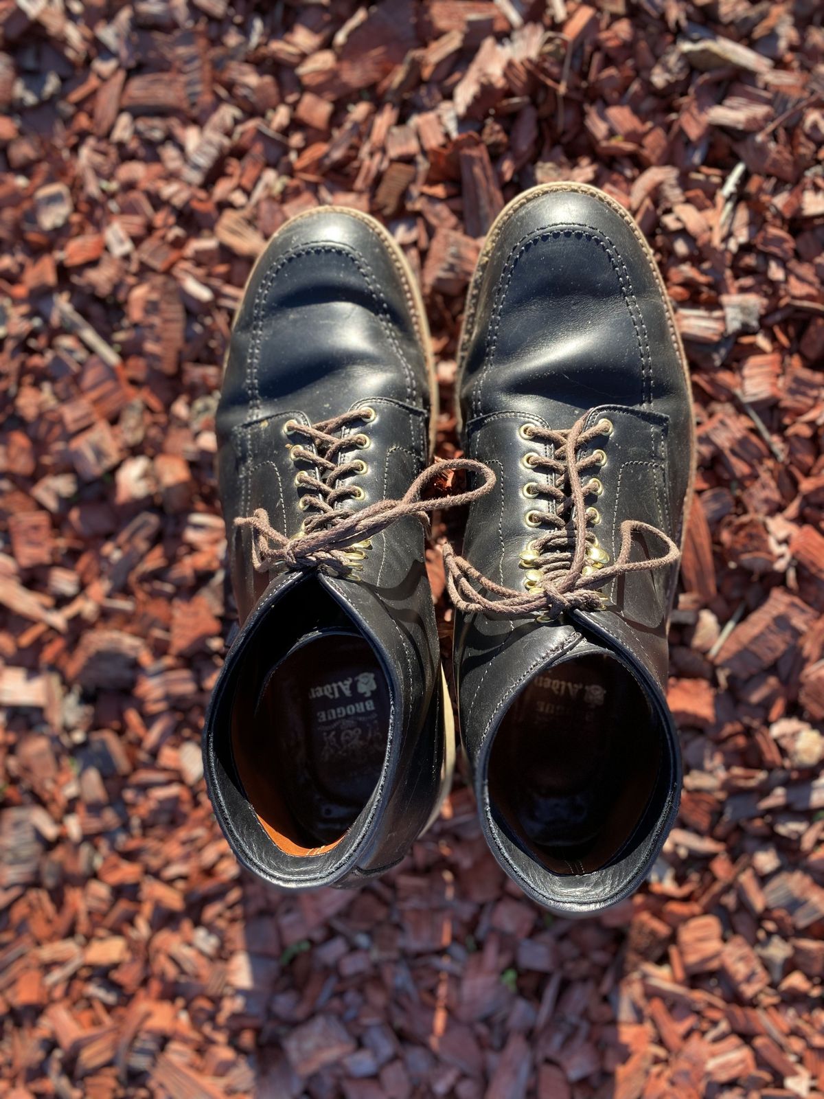 Photo by patinathunderdome on January 2, 2022 of the Alden Indy Boot in Horween Black Chromexcel.
