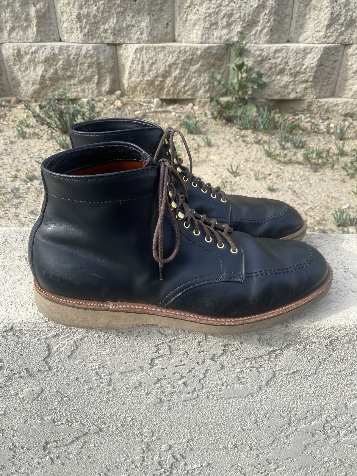 Photo by patinathunderdome on March 2, 2022 of the Alden Indy Boot in Horween Black Chromexcel.