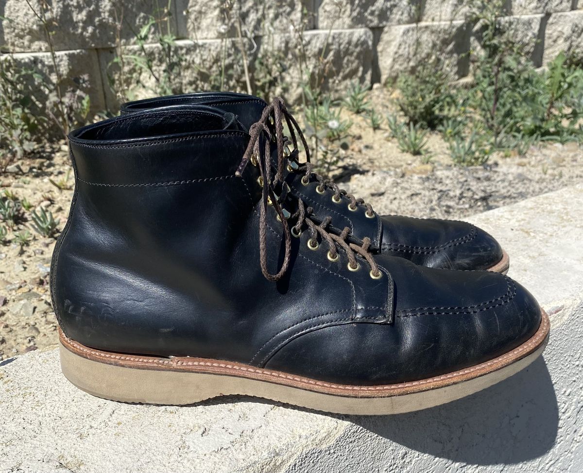 Photo by patinathunderdome on April 4, 2022 of the Alden Indy Boot in Horween Black Chromexcel.