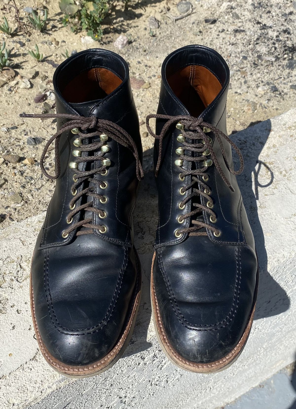 Photo by patinathunderdome on April 4, 2022 of the Alden Indy Boot in Horween Black Chromexcel.