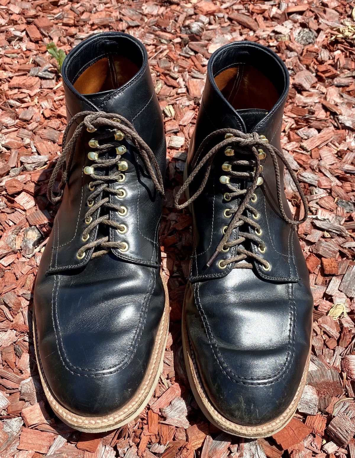 Photo by patinathunderdome on May 5, 2022 of the Alden Indy Boot in Horween Black Chromexcel.