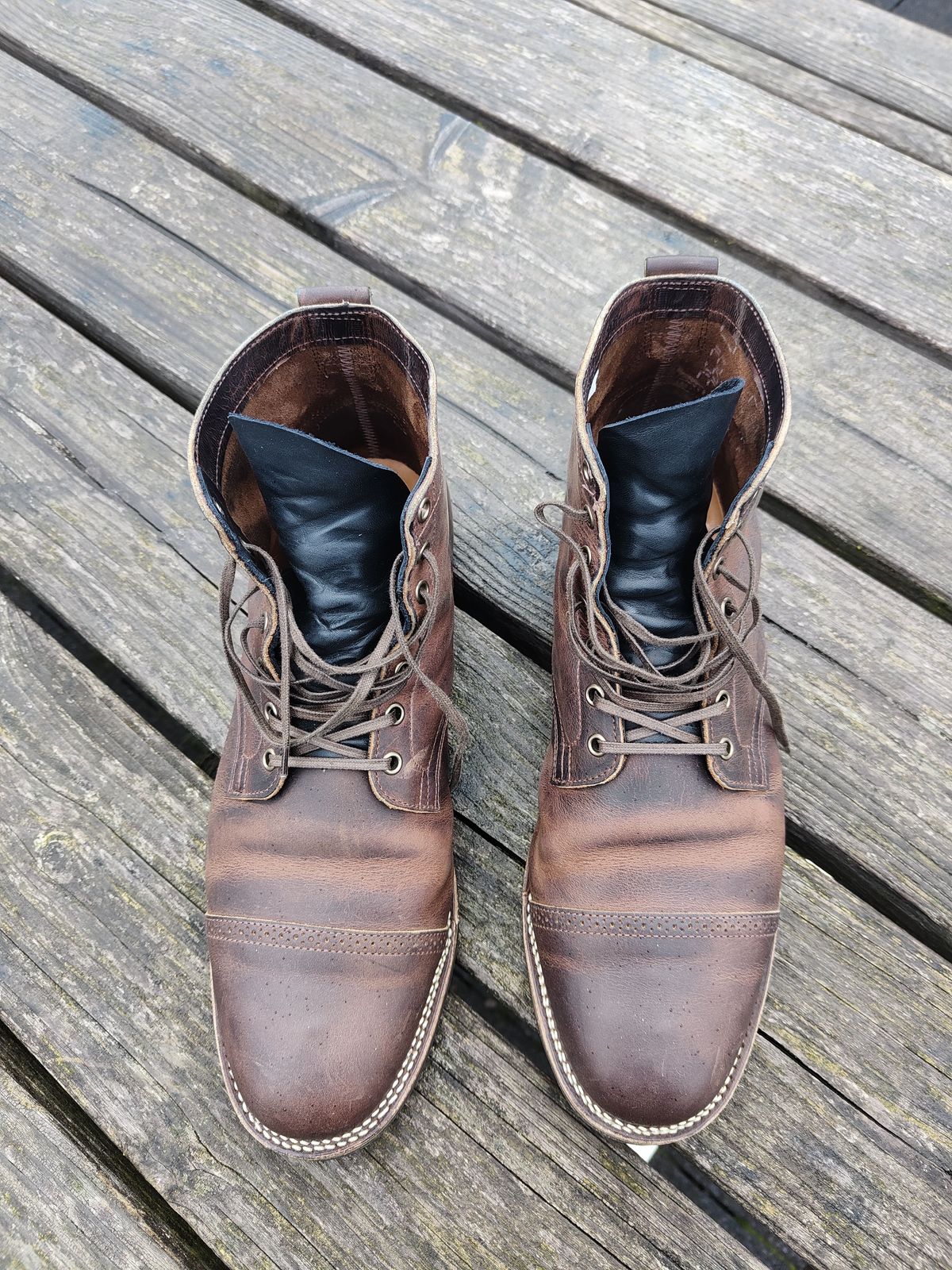 Photo by patinathunderdome on November 4, 2021 of the Viberg Service Boot in Horween Rowdy Dachshund.
