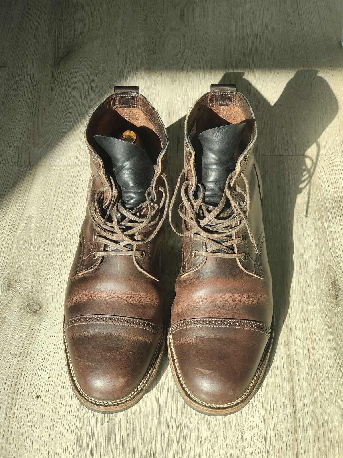 Photo by patinathunderdome on March 5, 2022 of the Viberg Service Boot in Horween Rowdy Dachshund.