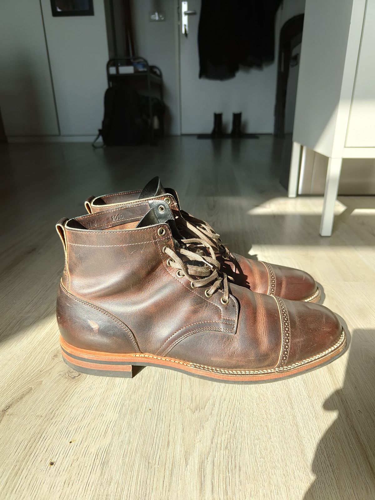 Photo by patinathunderdome on March 5, 2022 of the Viberg Service Boot in Horween Rowdy Dachshund.