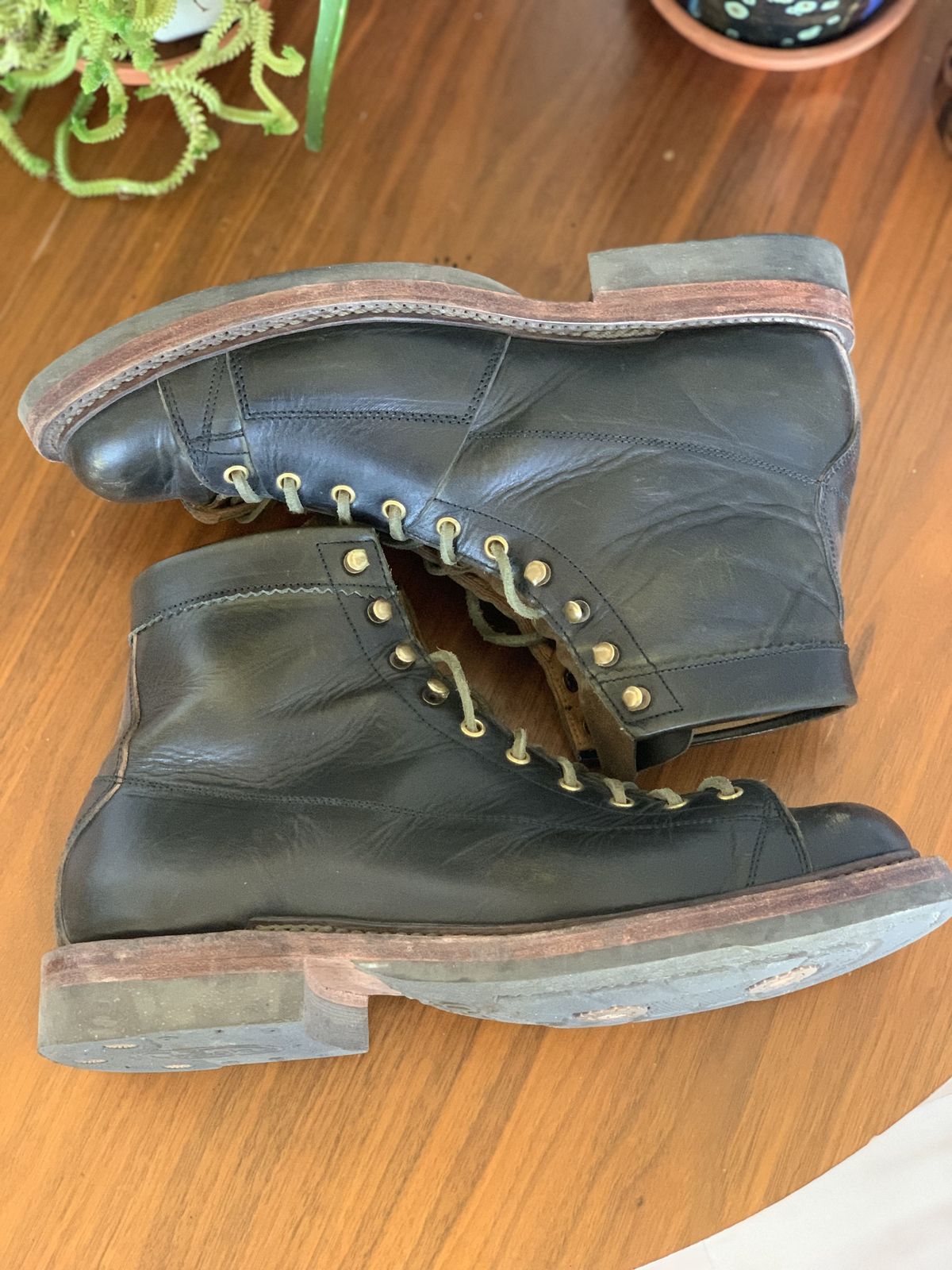 Photo by patinathunderdome on December 1, 2021 of the Sagara Cordmaster in Badalassi Carlo Oliva Minerva Overdyed Black.