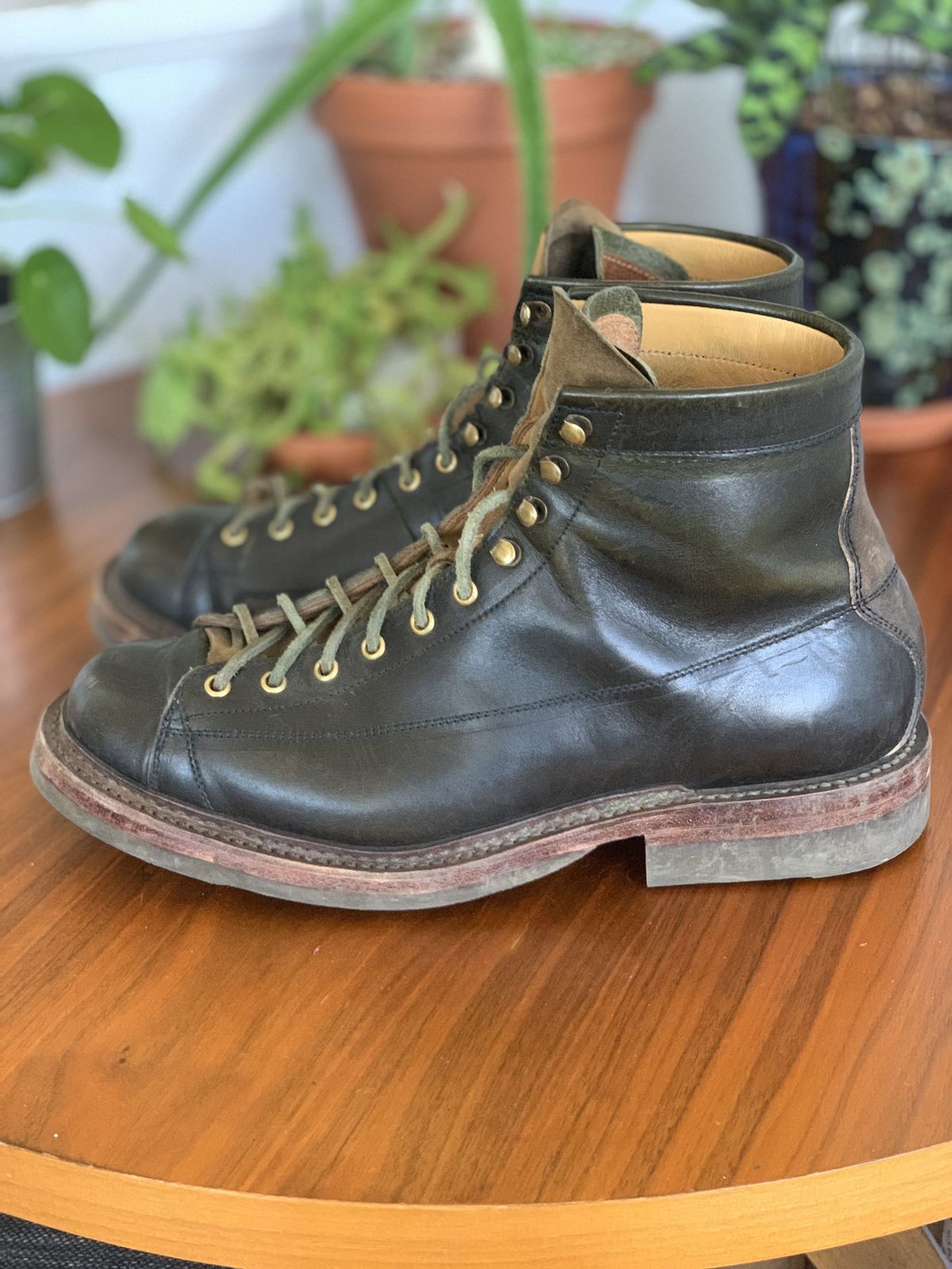 Photo by patinathunderdome on December 1, 2021 of the Sagara Cordmaster in Badalassi Carlo Oliva Minerva Overdyed Black.