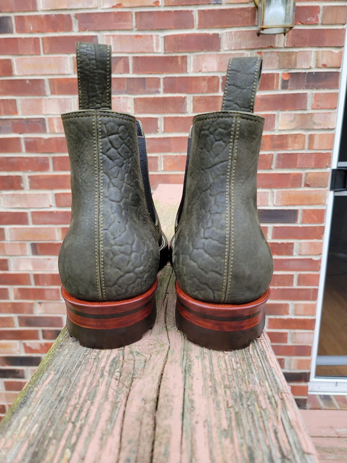 Photo by patinathunderdome on October 4, 2021 of the Benzein The Seventh Chelsea Boot in Shinki Olive Shrunken Horsebutt.