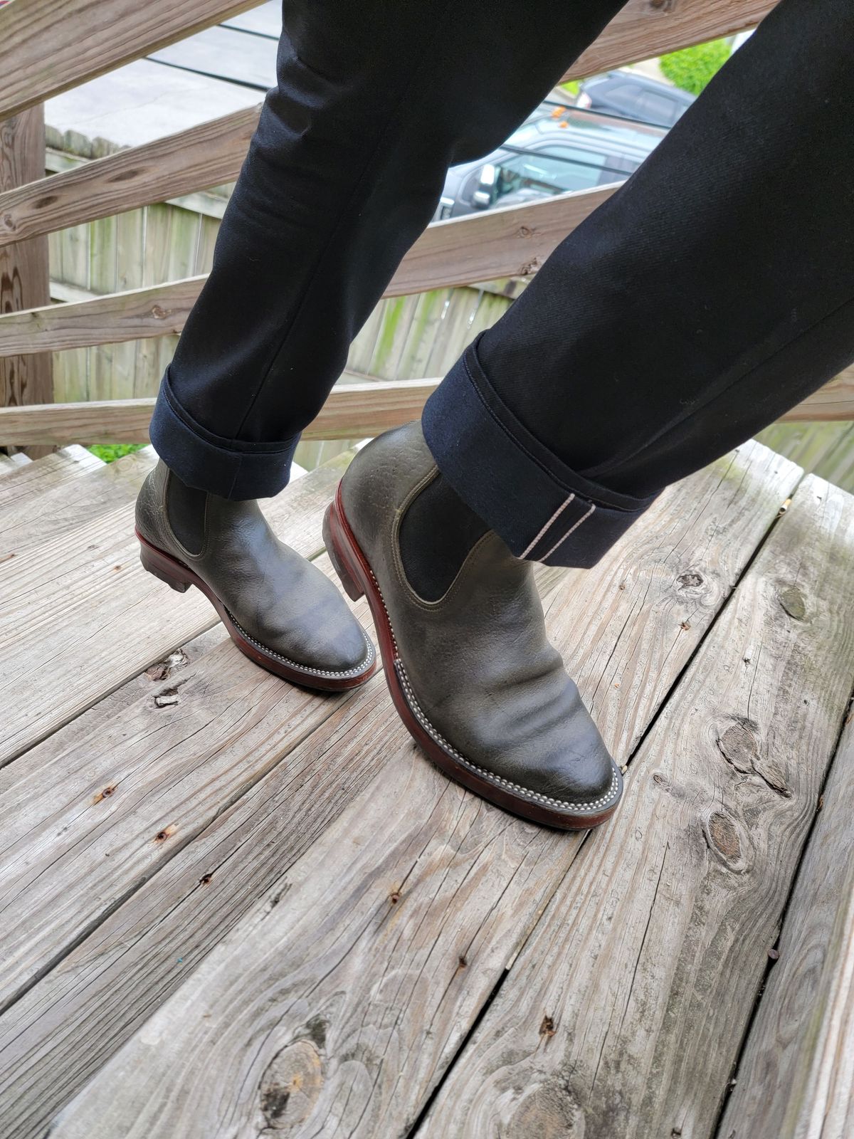 Photo by patinathunderdome on May 6, 2022 of the Benzein The Seventh Chelsea Boot in Shinki Olive Shrunken Horsebutt.
