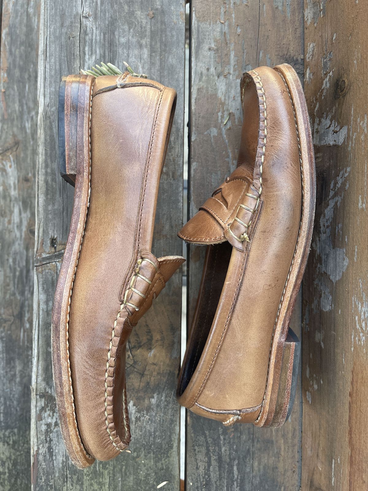 Photo by patinathunderdome on February 1, 2022 of the Rancourt & Co. Beefroll Penny Loafers in Horween Natural Chromexcel.