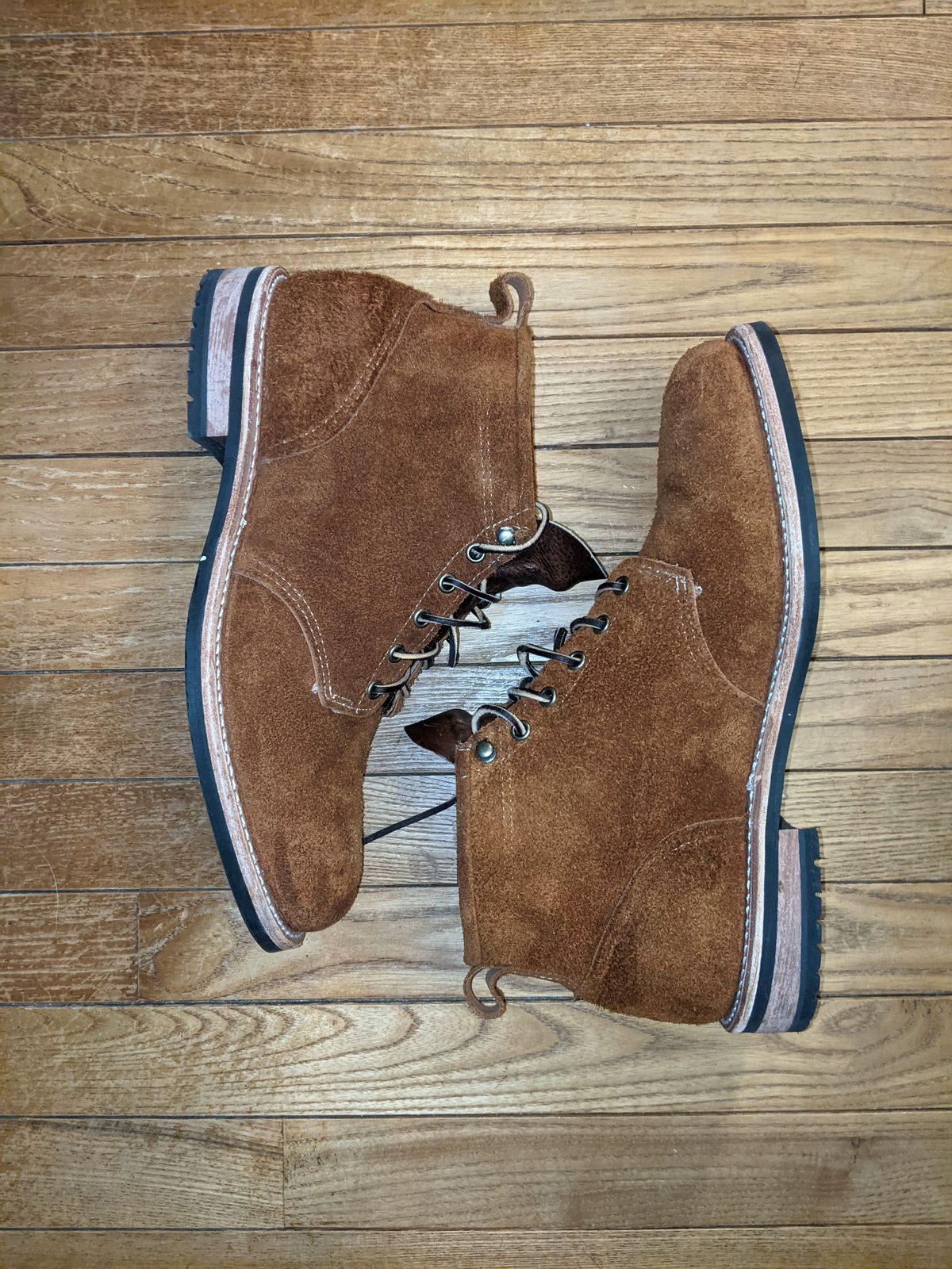 Photo by patinathunderdome on November 6, 2021 of the Mark Albert Outrider Boot in C.F. Stead Peanut Kudu Reverse.