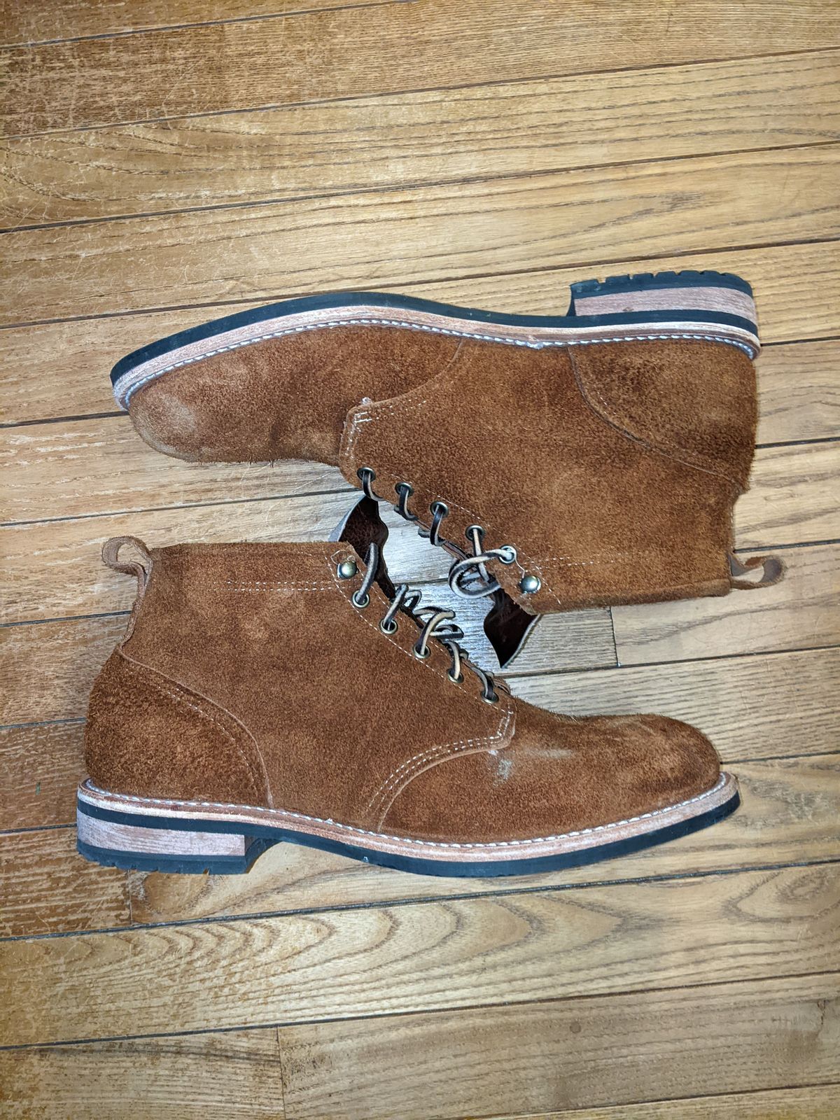 Photo by patinathunderdome on December 5, 2021 of the Mark Albert Outrider Boot in C.F. Stead Peanut Kudu Reverse.
