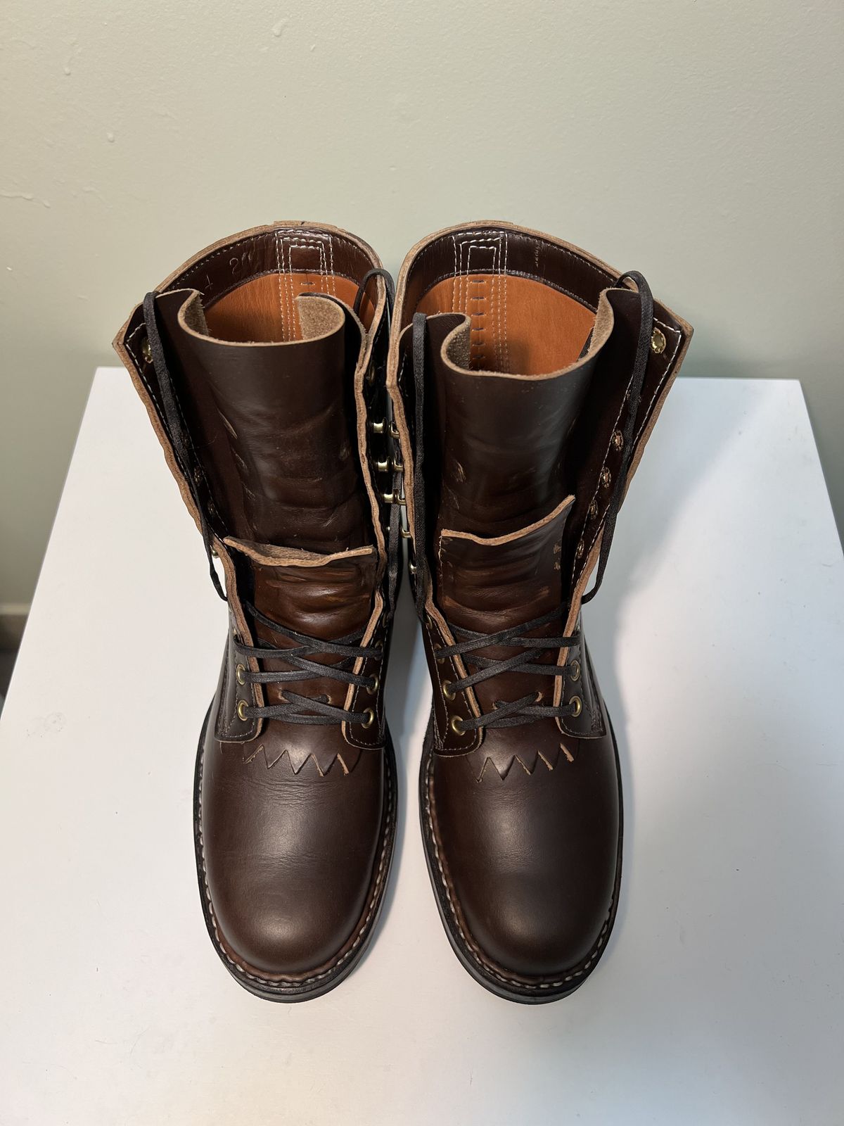Photo by patinathunderdome on October 1, 2021 of the White's Bounty Hunter in Horween Brown Chromexcel Horsehide.