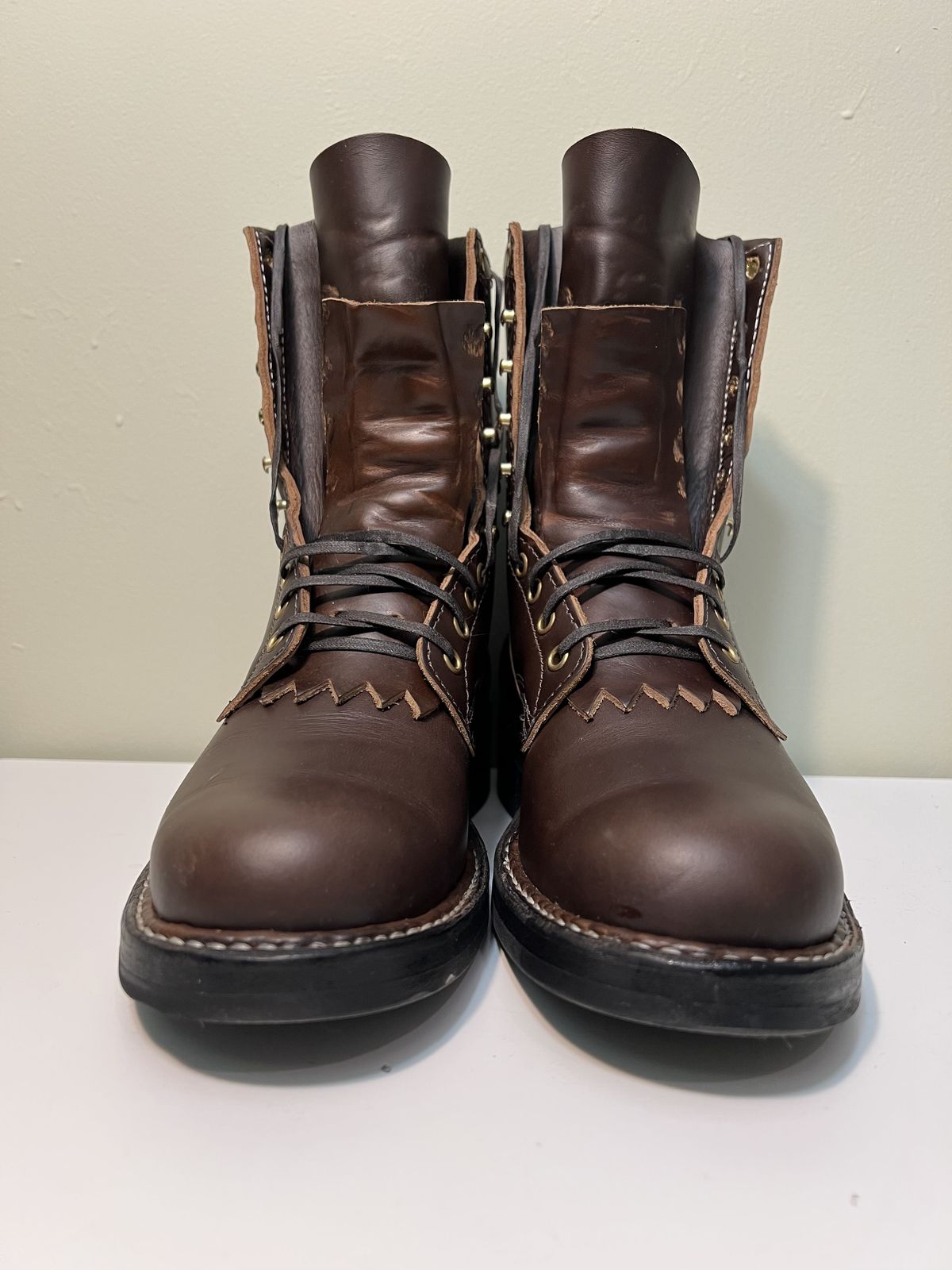 Photo by patinathunderdome on October 1, 2021 of the White's Bounty Hunter in Horween Brown Chromexcel Horsehide.