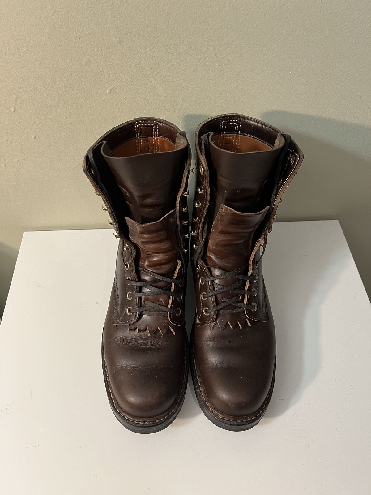 Photo by patinathunderdome on November 6, 2021 of the White's Bounty Hunter in Horween Brown Chromexcel Horsehide.