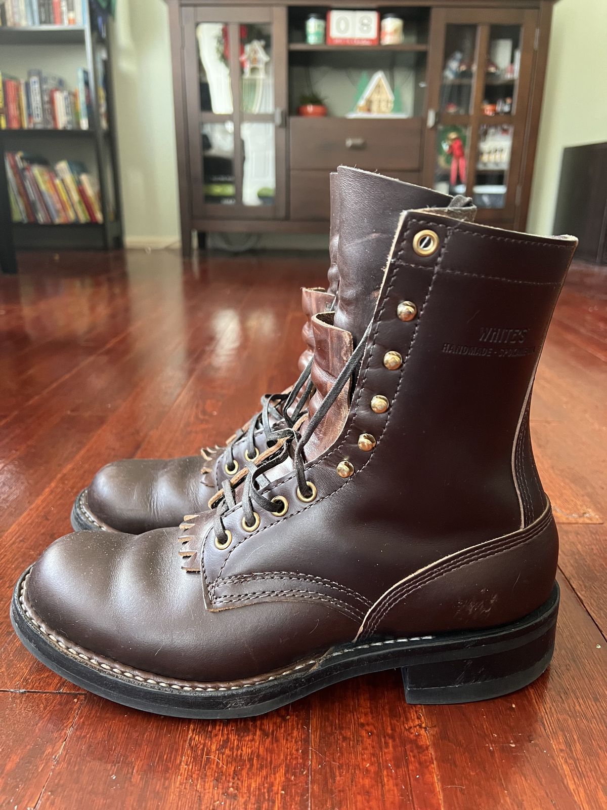 Photo by patinathunderdome on December 5, 2021 of the White's Bounty Hunter in Horween Brown Chromexcel Horsehide.