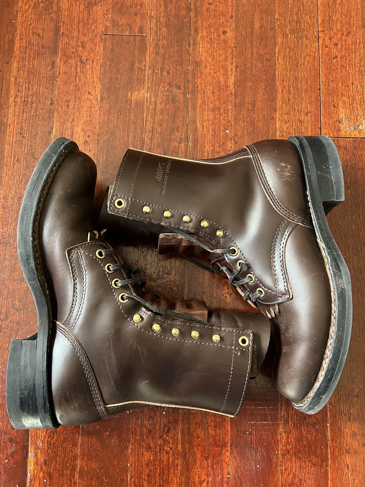 Photo by patinathunderdome on December 5, 2021 of the White's Bounty Hunter in Horween Brown Chromexcel Horsehide.
