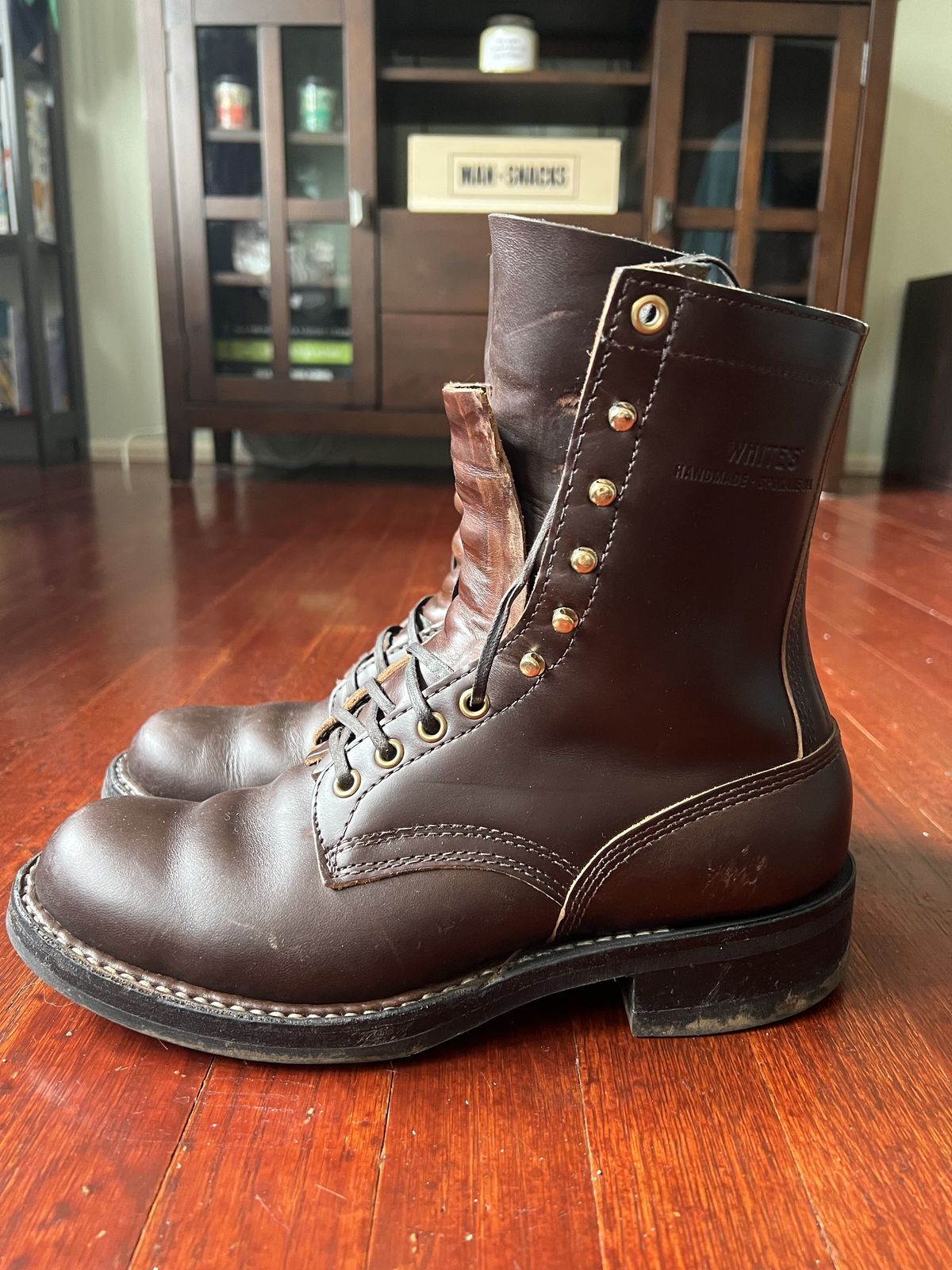 Photo by patinathunderdome on January 5, 2022 of the White's Bounty Hunter in Horween Brown Chromexcel Horsehide.