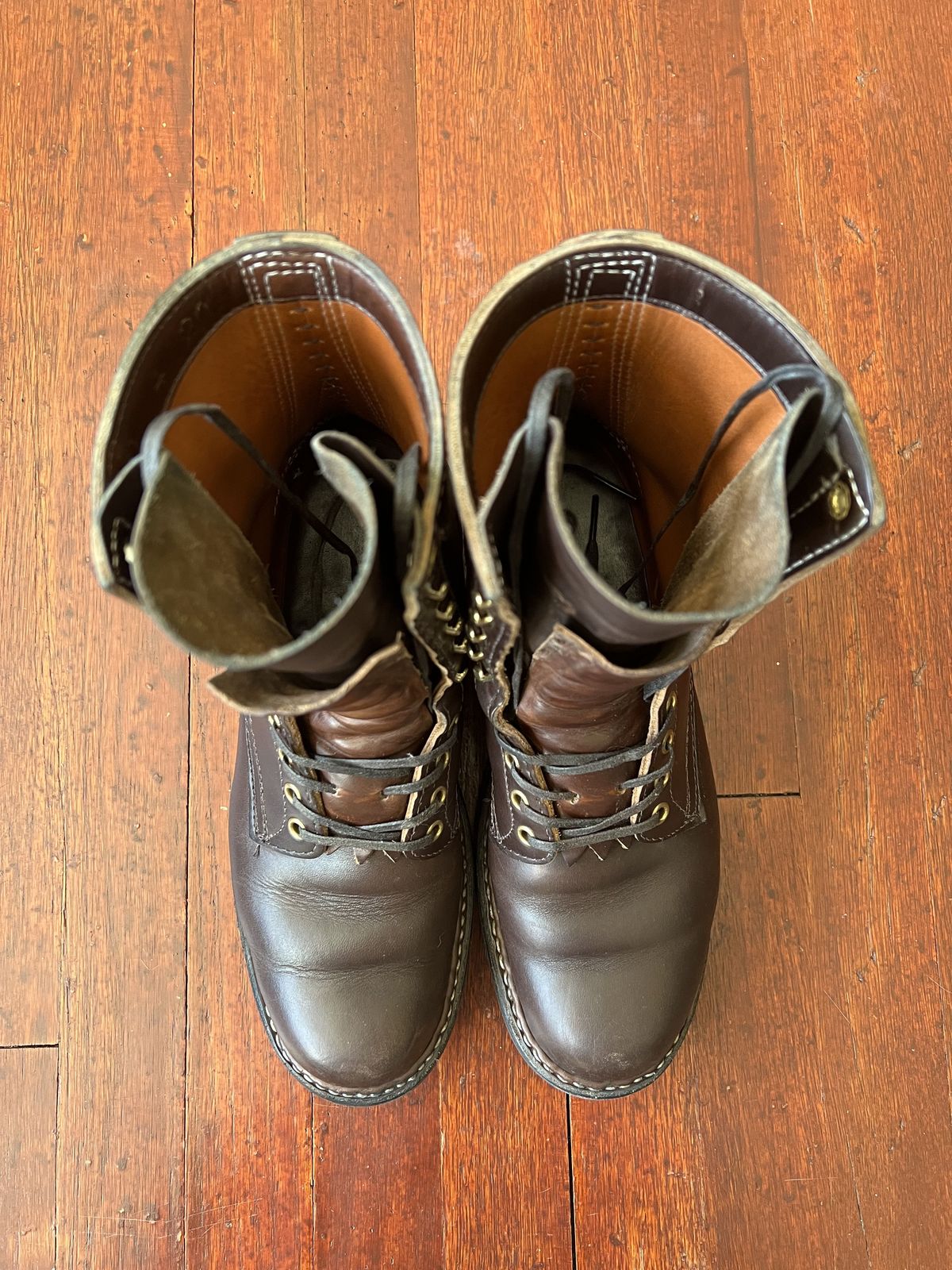 Photo by patinathunderdome on February 5, 2022 of the White's Bounty Hunter in Horween Brown Chromexcel Horsehide.