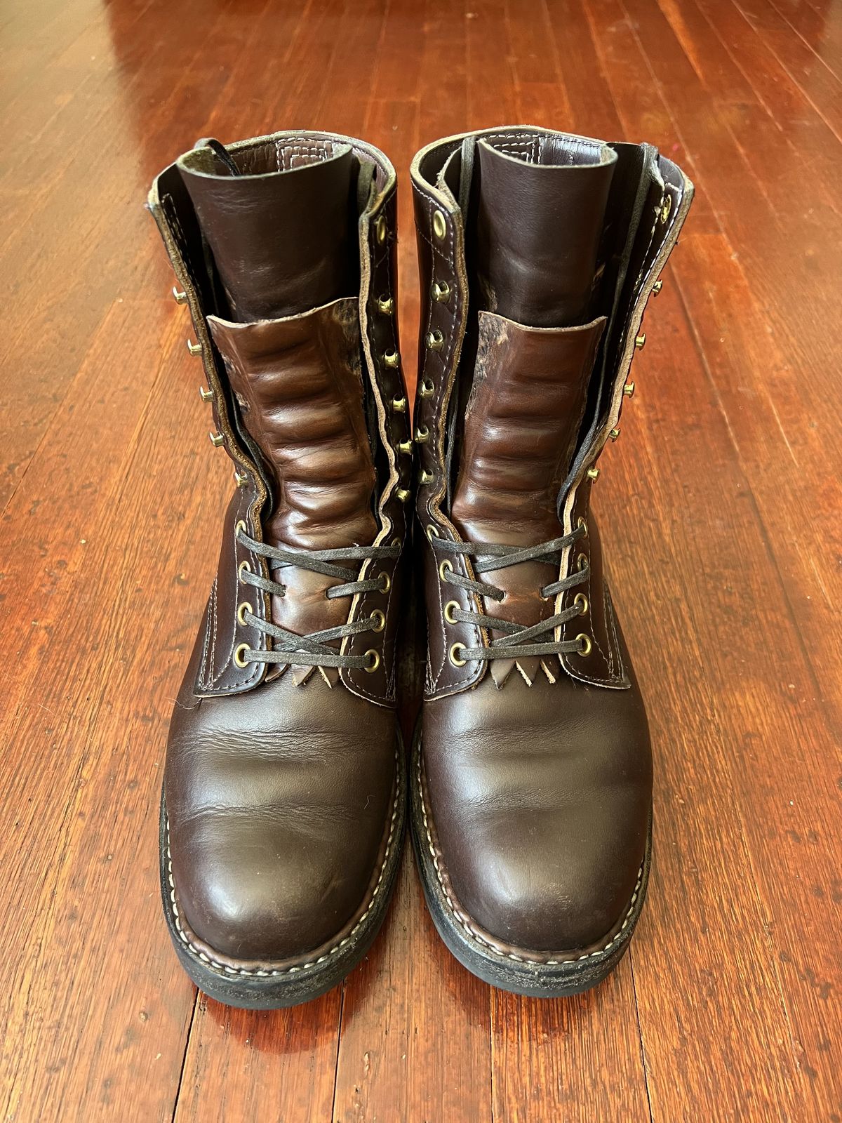 Photo by patinathunderdome on February 5, 2022 of the White's Bounty Hunter in Horween Brown Chromexcel Horsehide.